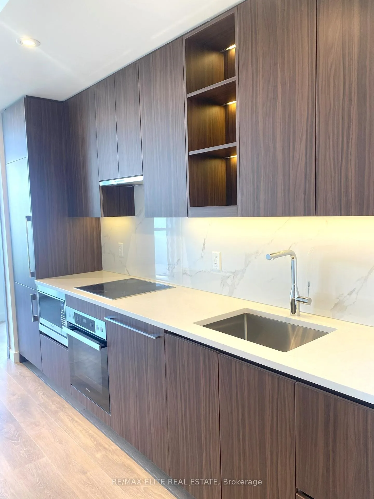 Photo 7 of Unit 611, 27 Mcmahon Drive, North York, Bayview Village — HOMEH