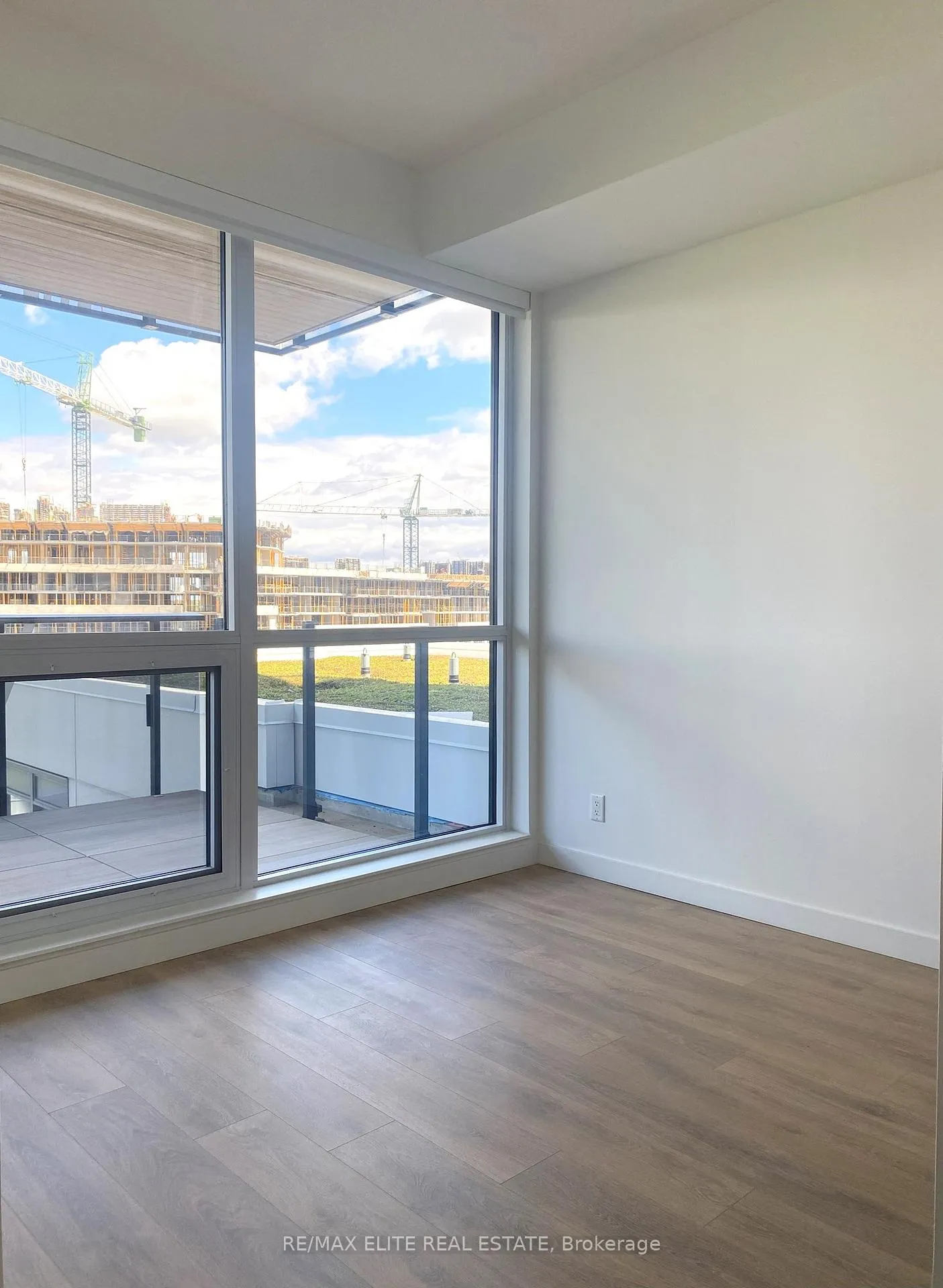 Photo 8 of Unit 611, 27 Mcmahon Drive, North York, Bayview Village — HOMEH