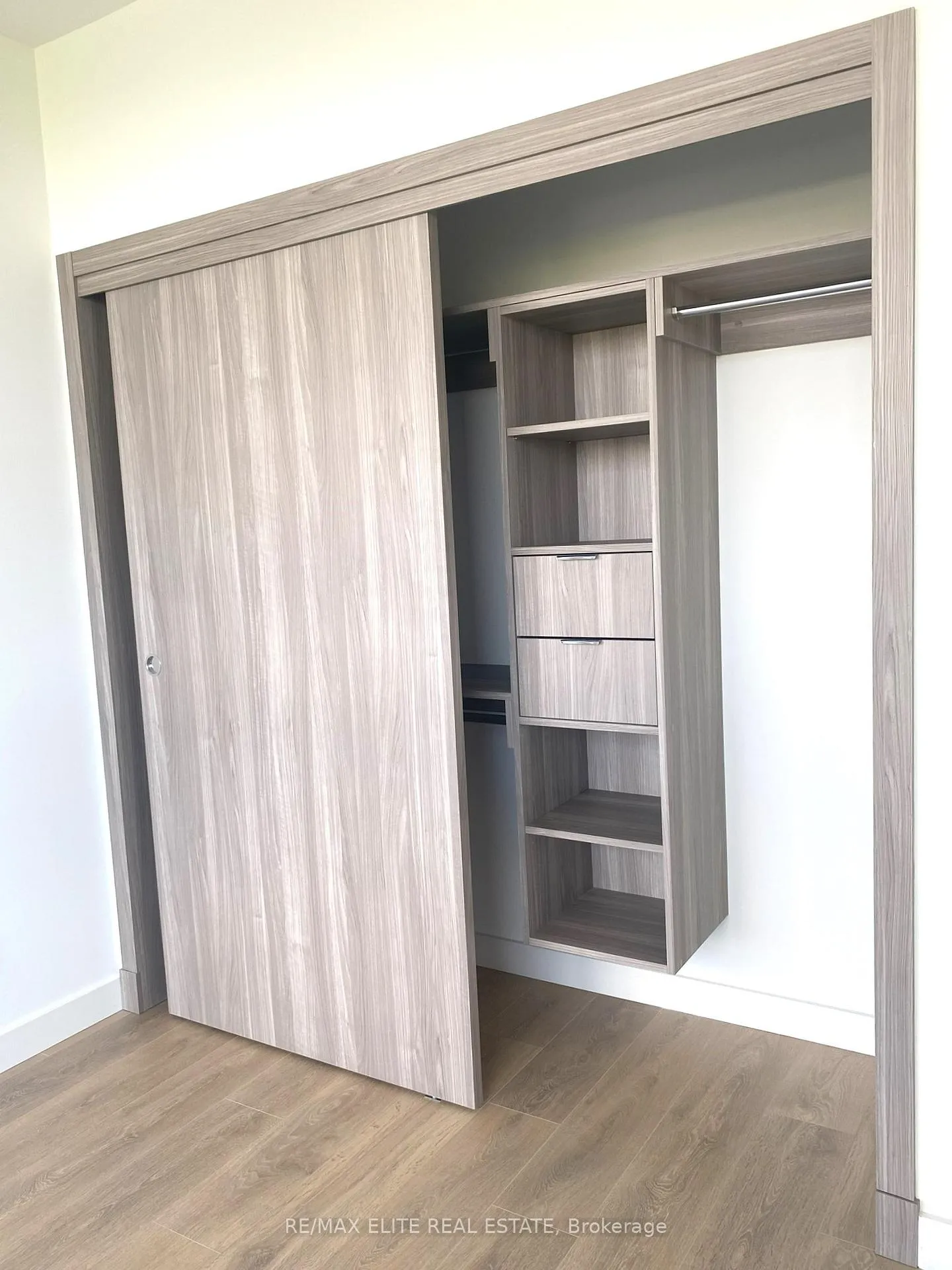 Photo 9 of Unit 611, 27 Mcmahon Drive, North York, Bayview Village — HOMEH