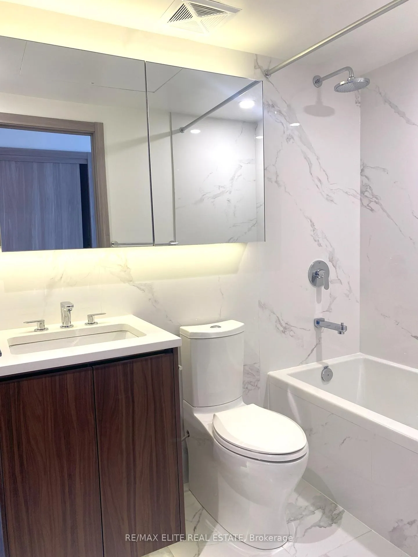 Photo 10 of Unit 611, 27 Mcmahon Drive, North York, Bayview Village — HOMEH