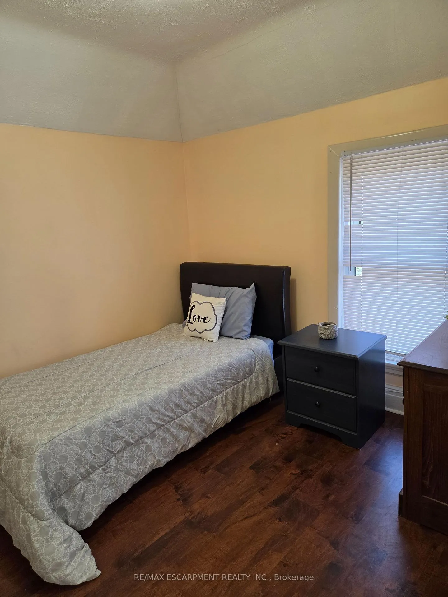 Photo 17 of 125 Cavell Avenue, Hamilton, Crown Point — HOMEH