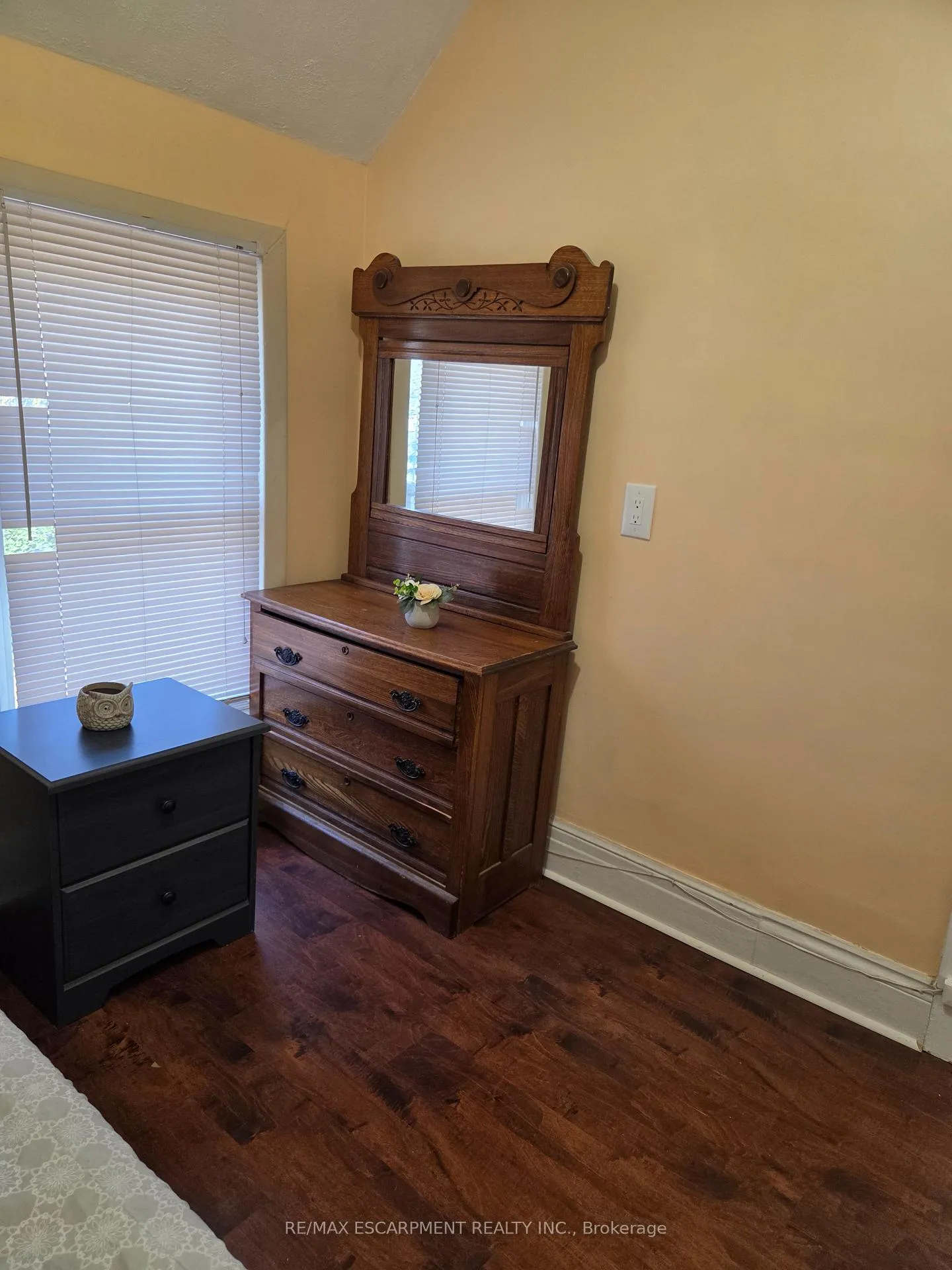 Photo 18 of 125 Cavell Avenue, Hamilton, Crown Point — HOMEH