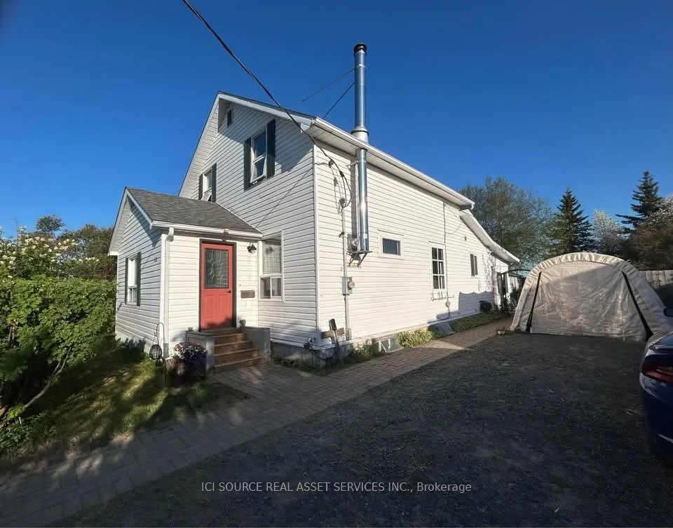 Photo 2 of 63 Queen Street, Sioux Lookout — HOMEH