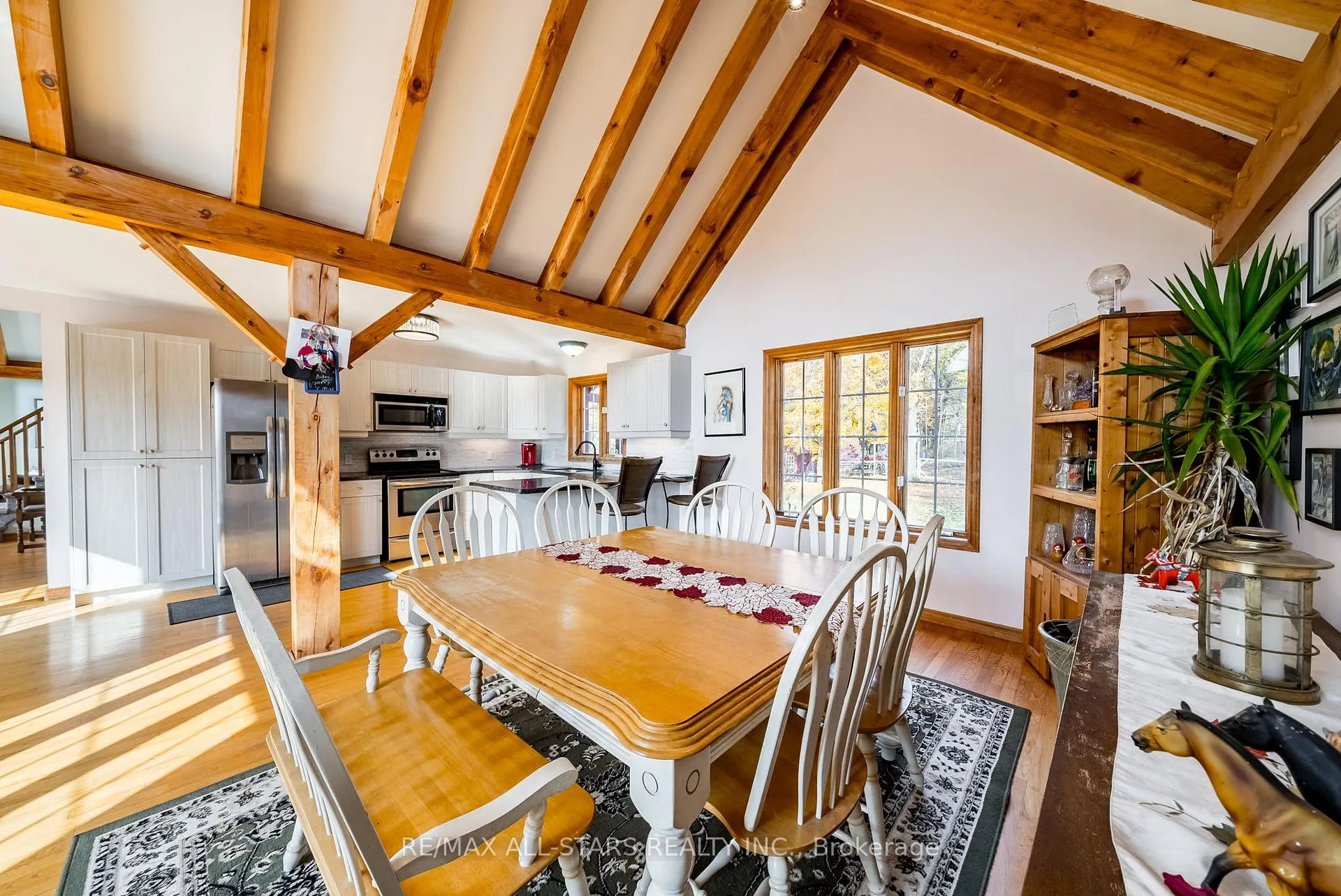 Photo 5 of 100 Snow Ridge Court, Oshawa, Raglan — HOMEH