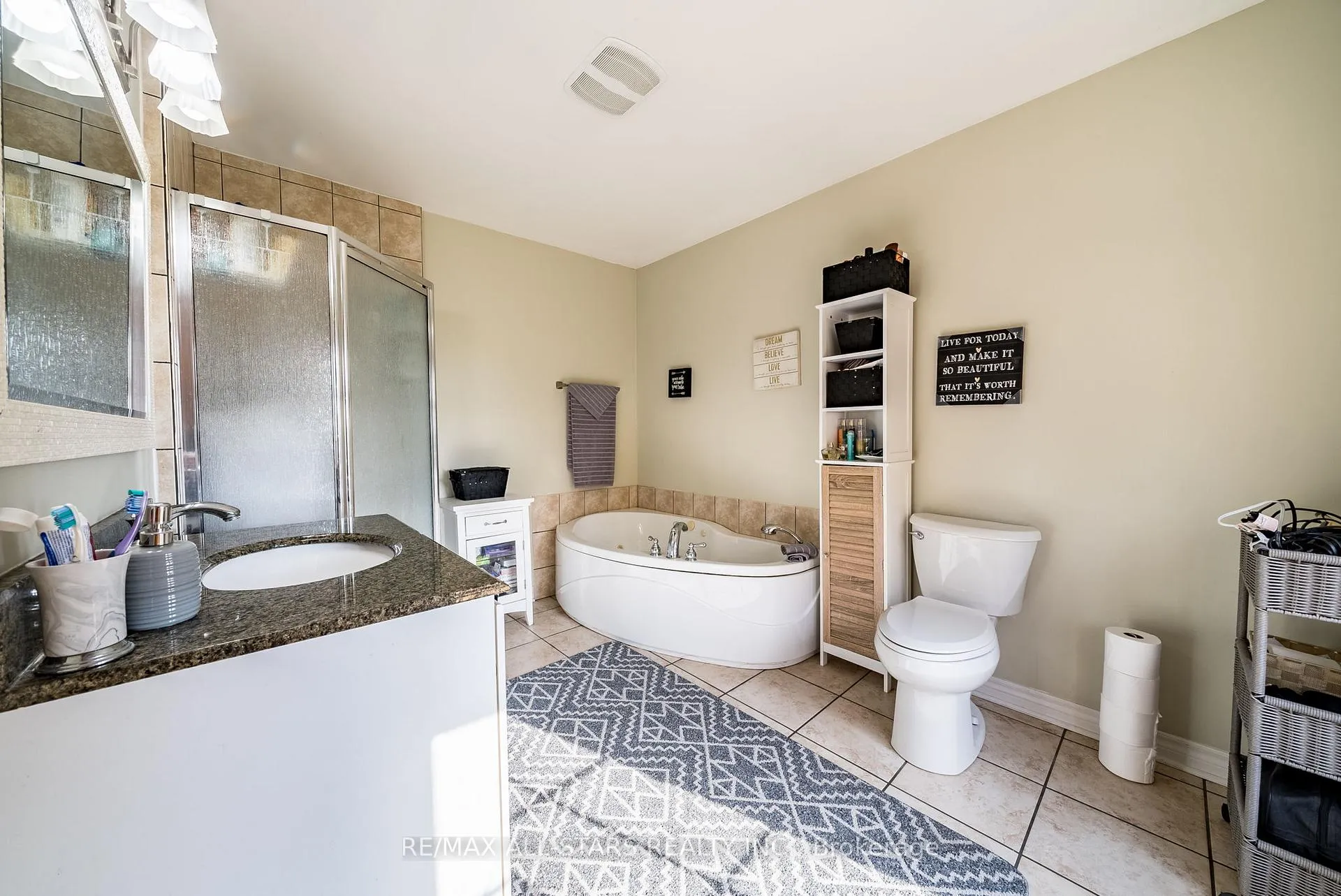 Photo 18 of 100 Snow Ridge Court, Oshawa, Raglan — HOMEH