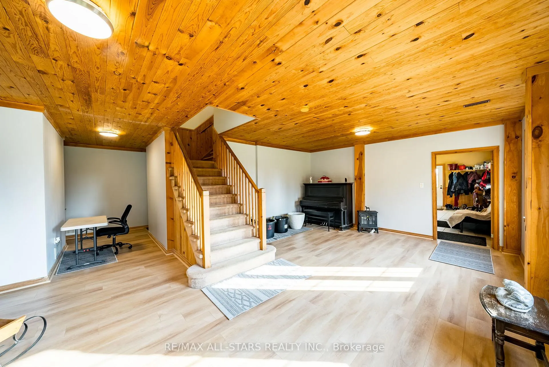 Photo 25 of 100 Snow Ridge Court, Oshawa, Raglan — HOMEH
