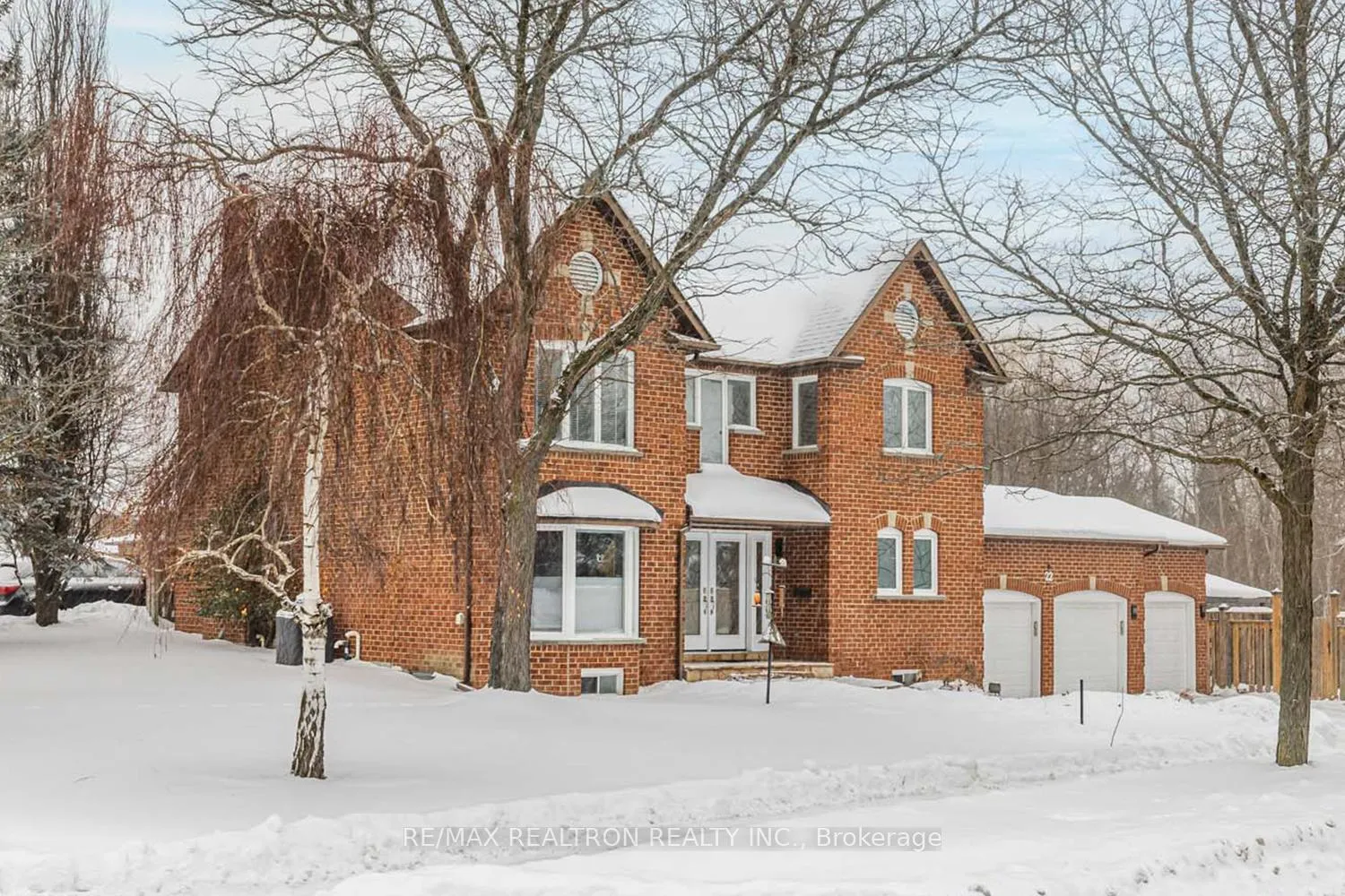 Photo 3 of 22 Willis Drive, Aurora, Aurora Highlands — HOMEH