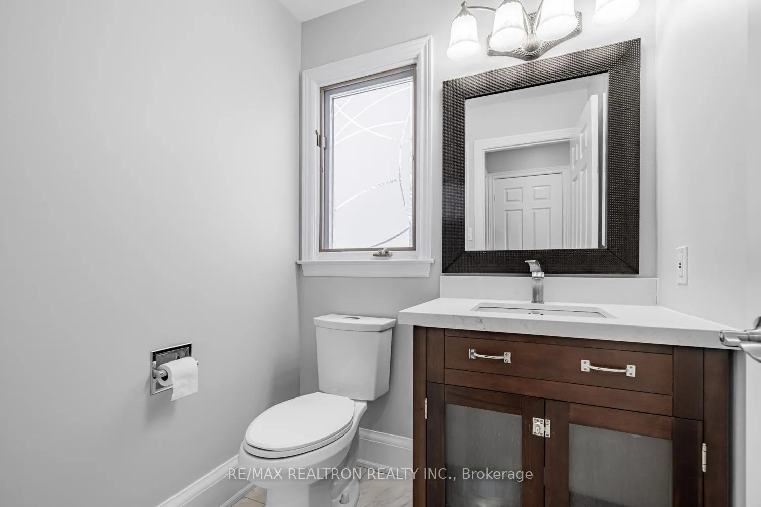 Photo 17 of 22 Willis Drive, Aurora, Aurora Highlands — HOMEH