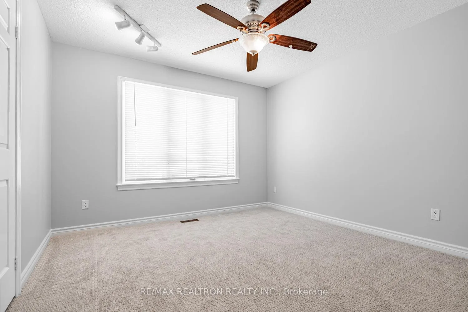 Photo 20 of 22 Willis Drive, Aurora, Aurora Highlands — HOMEH