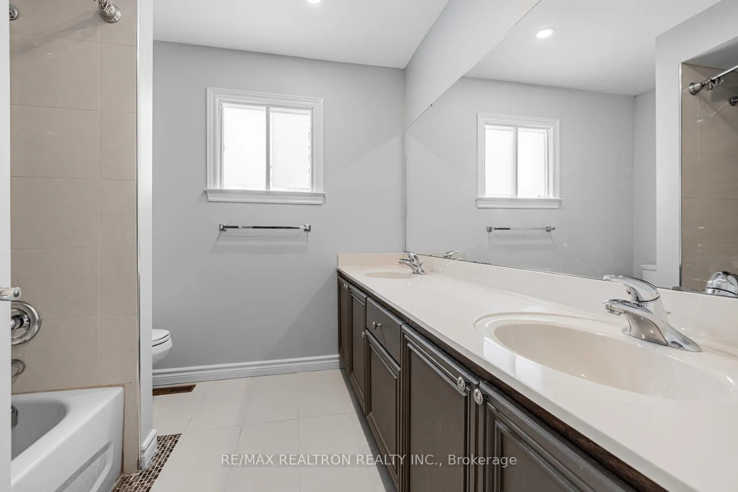 Photo 21 of 22 Willis Drive, Aurora, Aurora Highlands — HOMEH