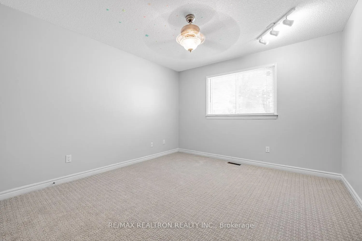 Photo 22 of 22 Willis Drive, Aurora, Aurora Highlands — HOMEH