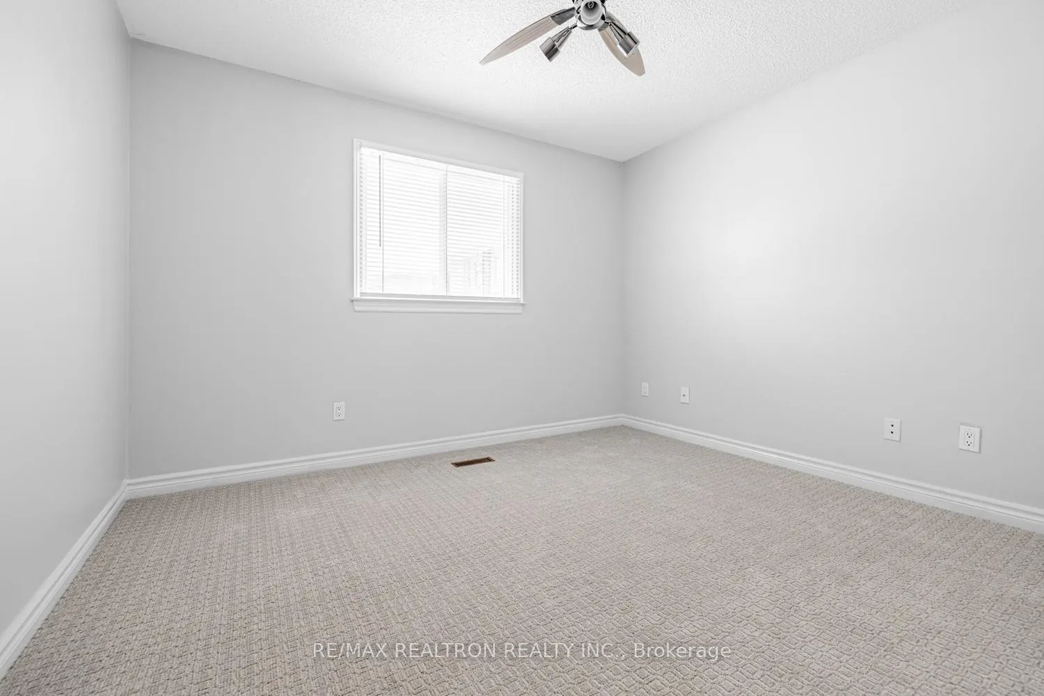 Photo 23 of 22 Willis Drive, Aurora, Aurora Highlands — HOMEH