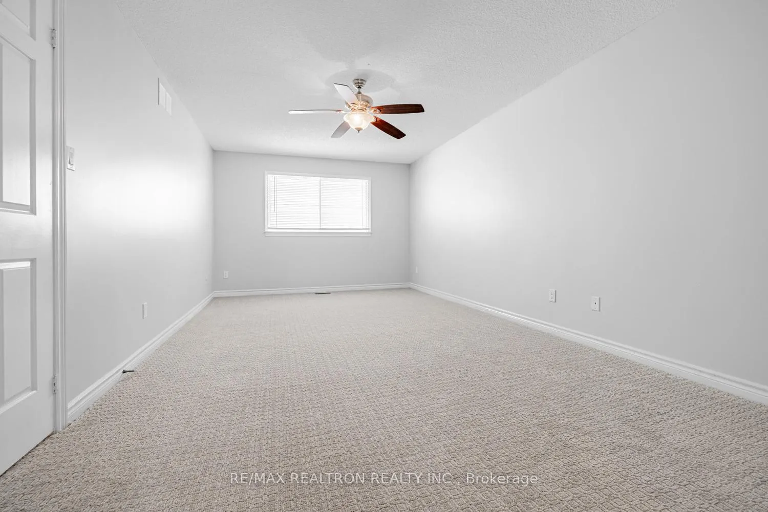 Photo 24 of 22 Willis Drive, Aurora, Aurora Highlands — HOMEH