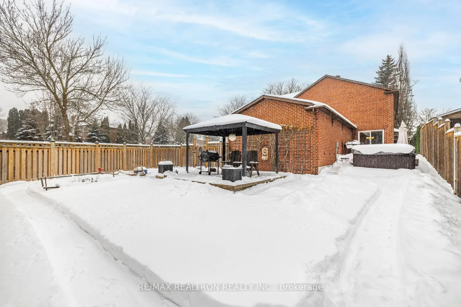 Photo 31 of 22 Willis Drive, Aurora, Aurora Highlands — HOMEH