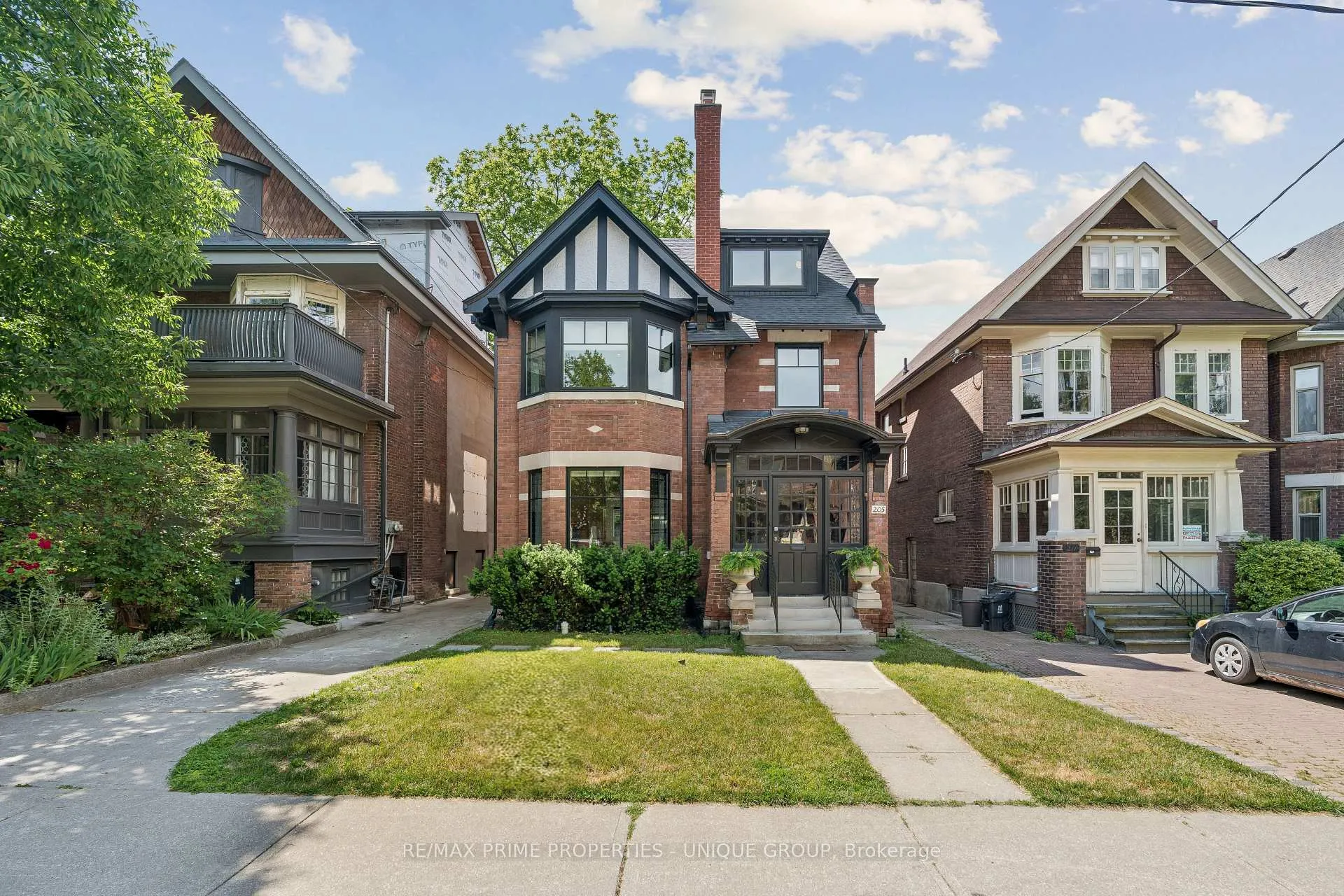 Photo 1 of 205 Geoffrey Street, Toronto, High Park-Swansea — HOMEH