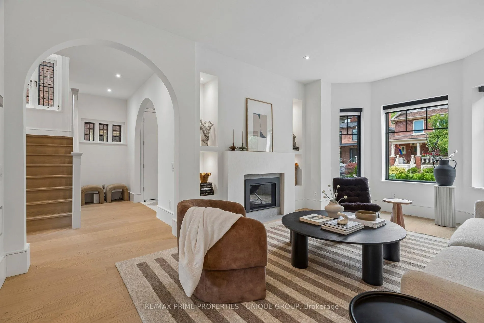 Photo 9 of 205 Geoffrey Street, Toronto, High Park-Swansea — HOMEH