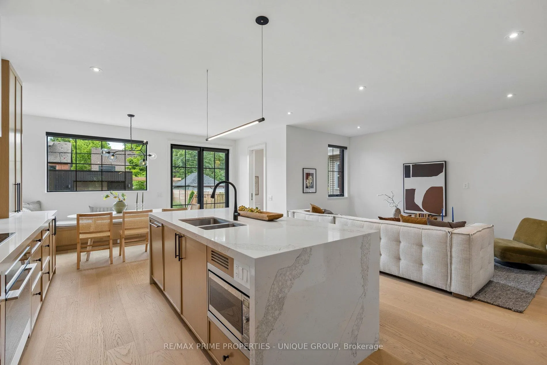 Photo 14 of 205 Geoffrey Street, Toronto, High Park-Swansea — HOMEH