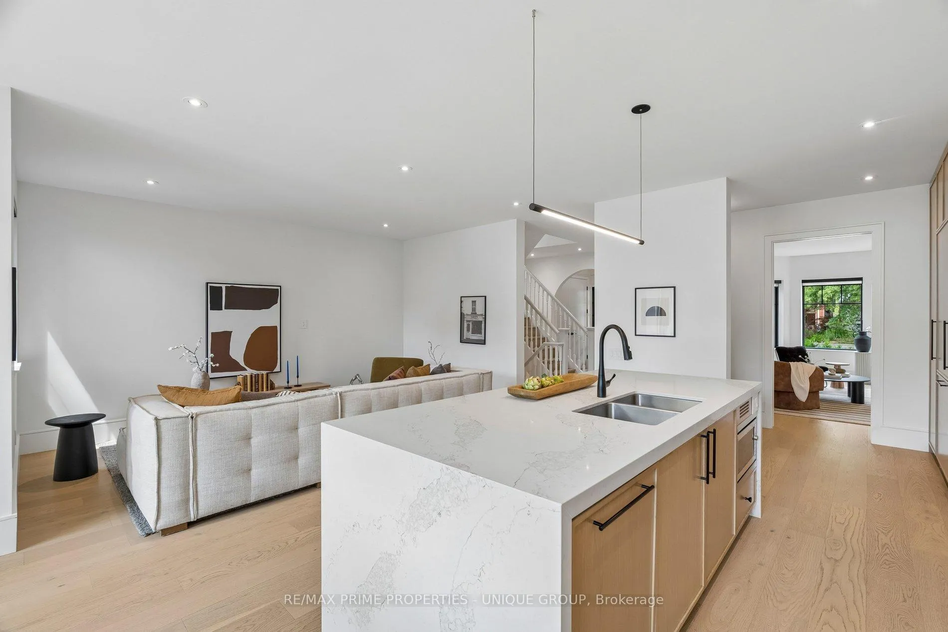 Photo 17 of 205 Geoffrey Street, Toronto, High Park-Swansea — HOMEH