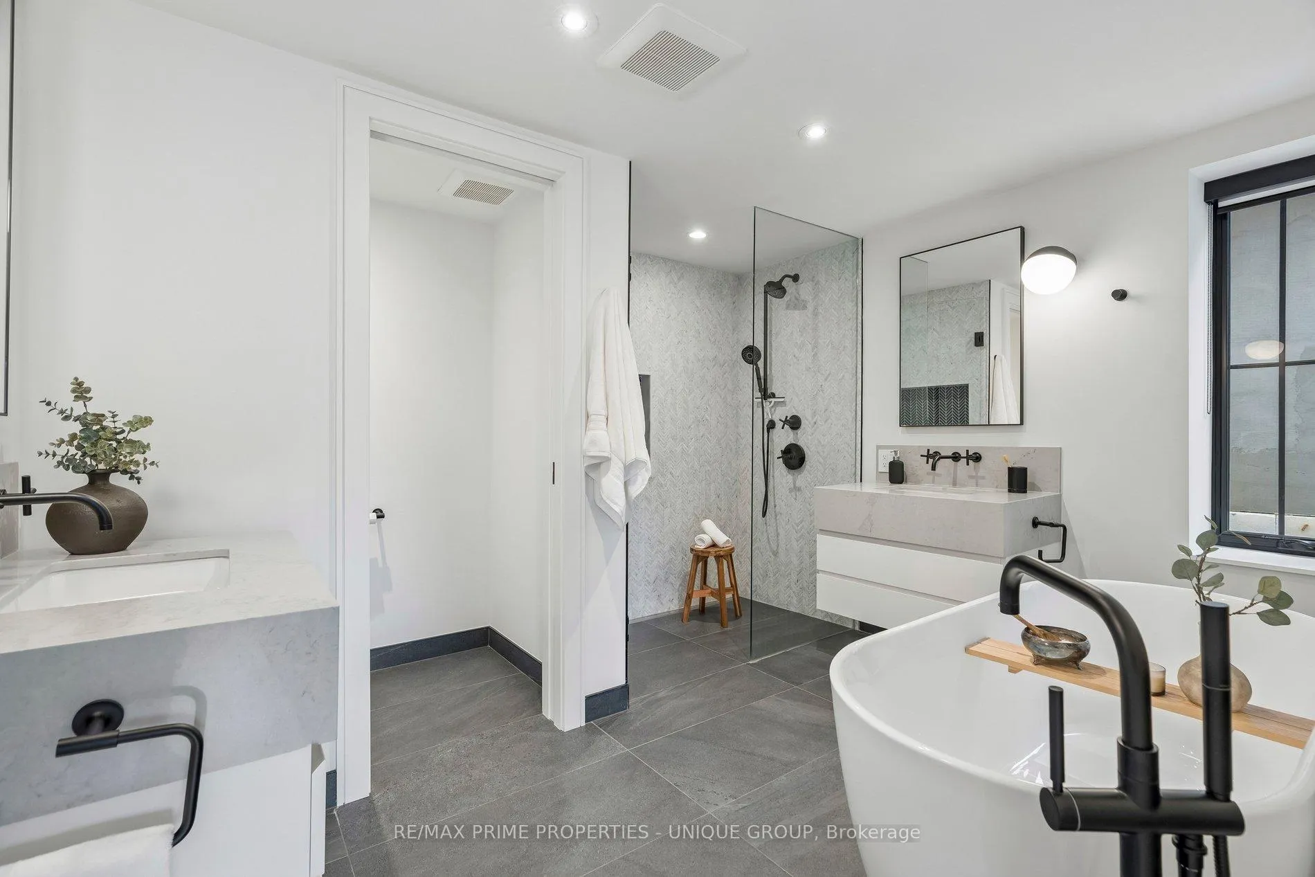 Photo 30 of 205 Geoffrey Street, Toronto, High Park-Swansea — HOMEH