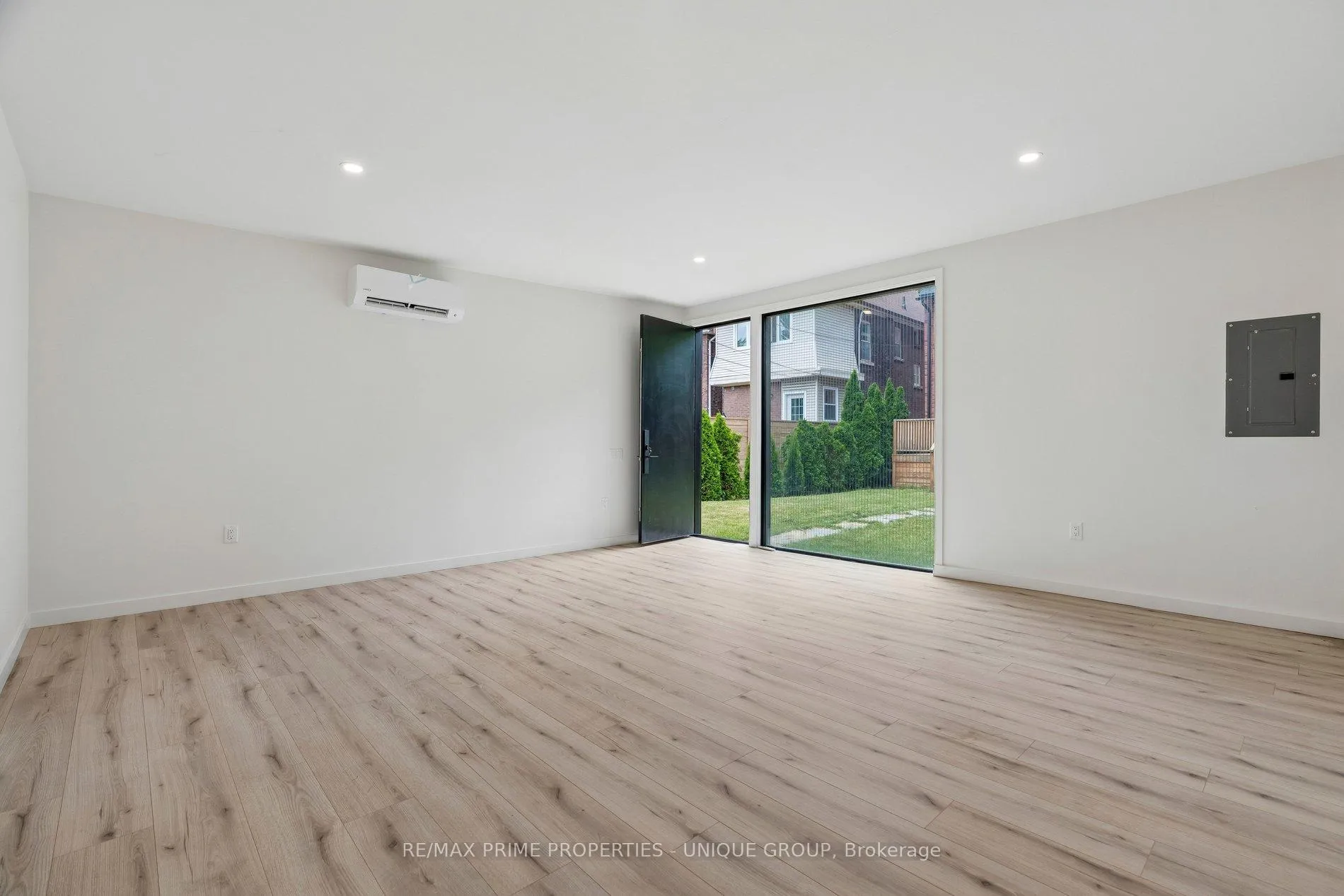 Photo 49 of 205 Geoffrey Street, Toronto, High Park-Swansea — HOMEH