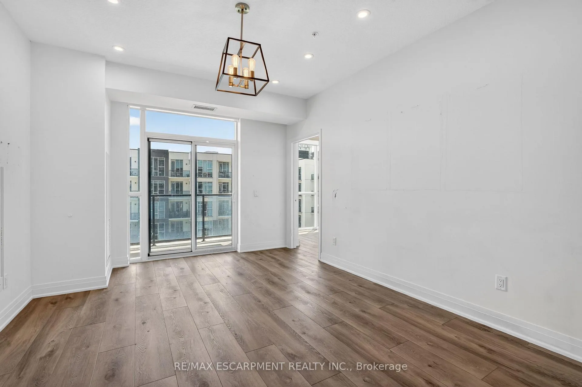 Photo 7 of Unit 548, 16 Concord Place, Grimsby, Grimsby Beach — HOMEH
