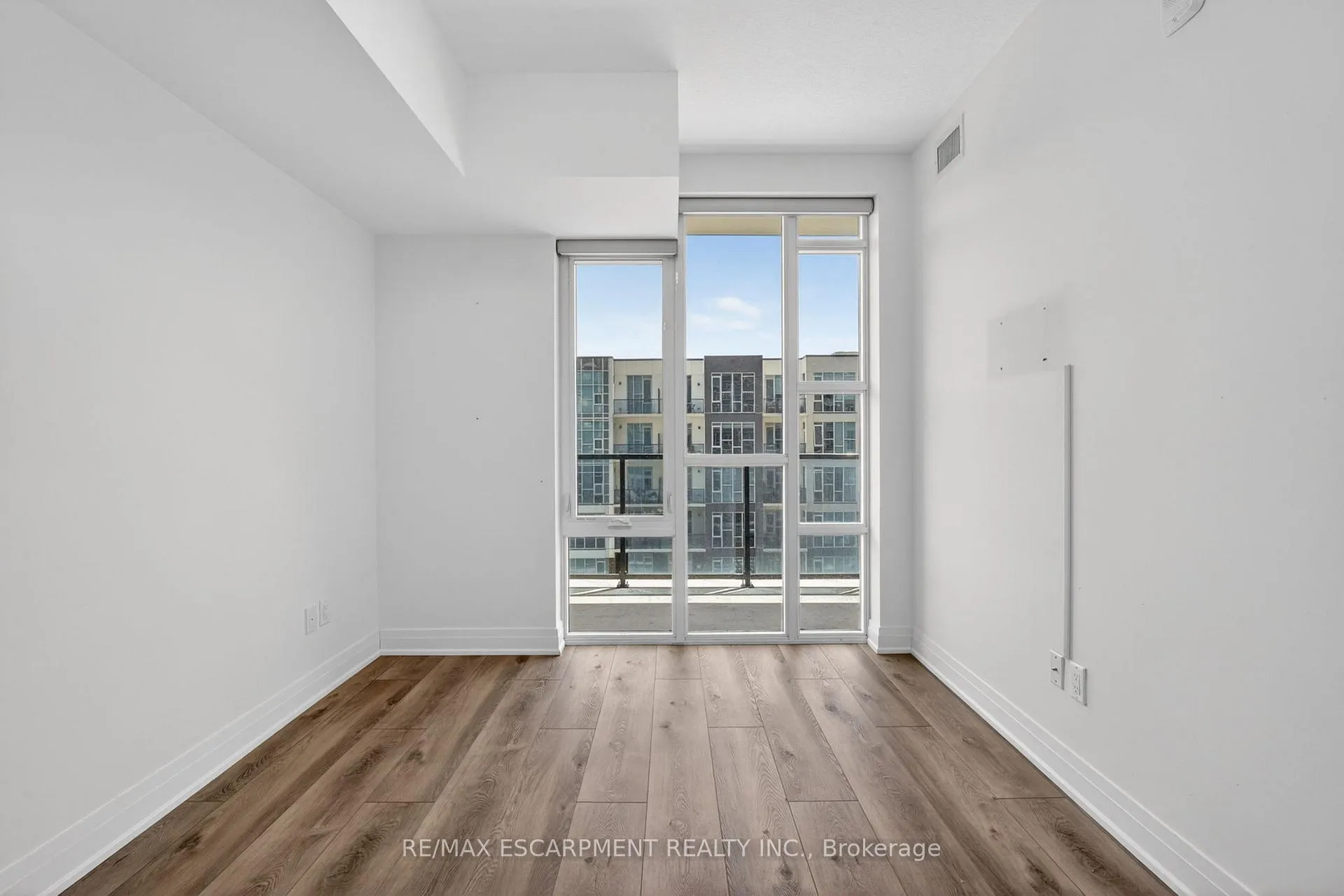 Photo 11 of Unit 548, 16 Concord Place, Grimsby, Grimsby Beach — HOMEH