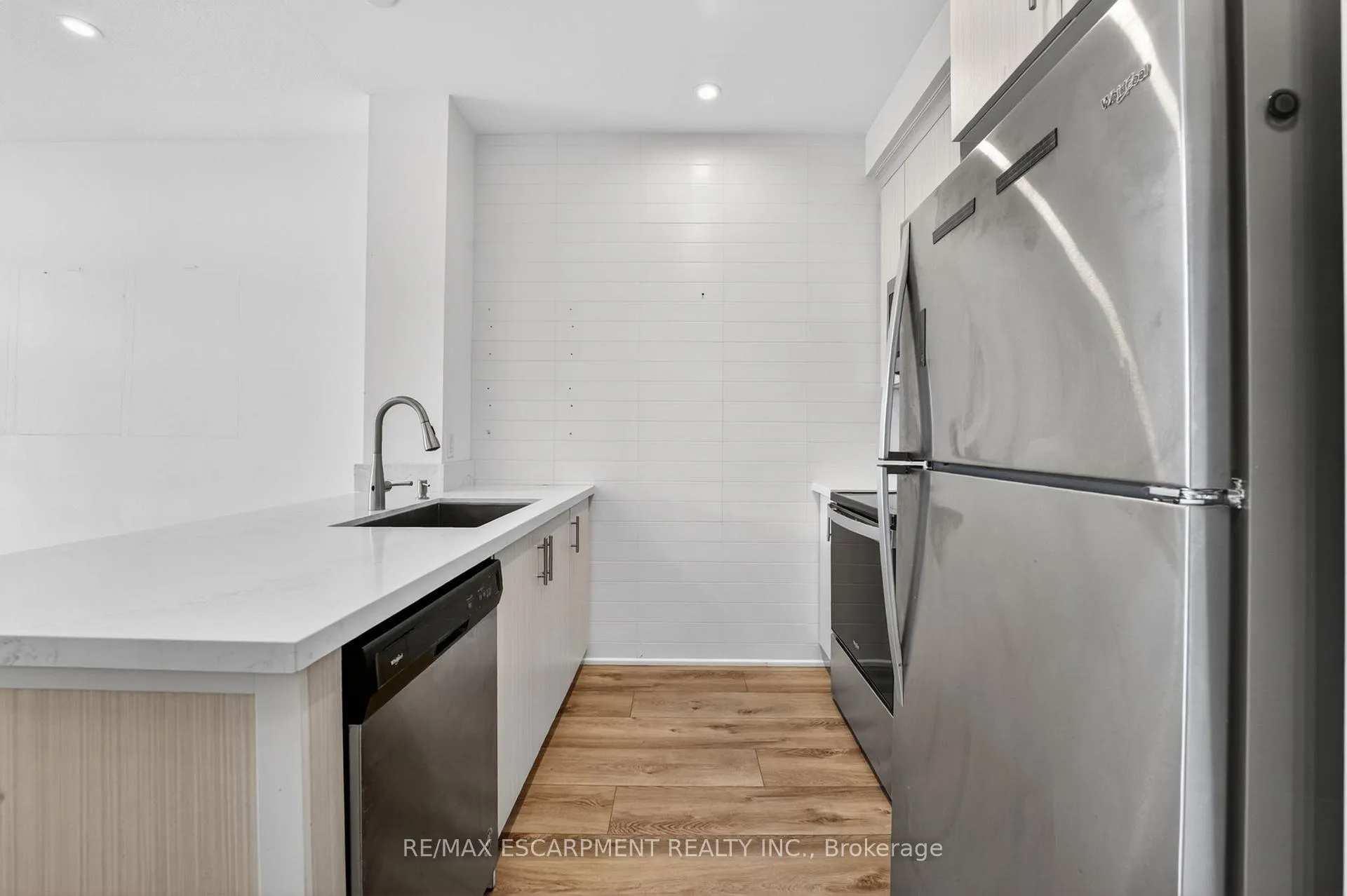 Photo 15 of Unit 548, 16 Concord Place, Grimsby, Grimsby Beach — HOMEH