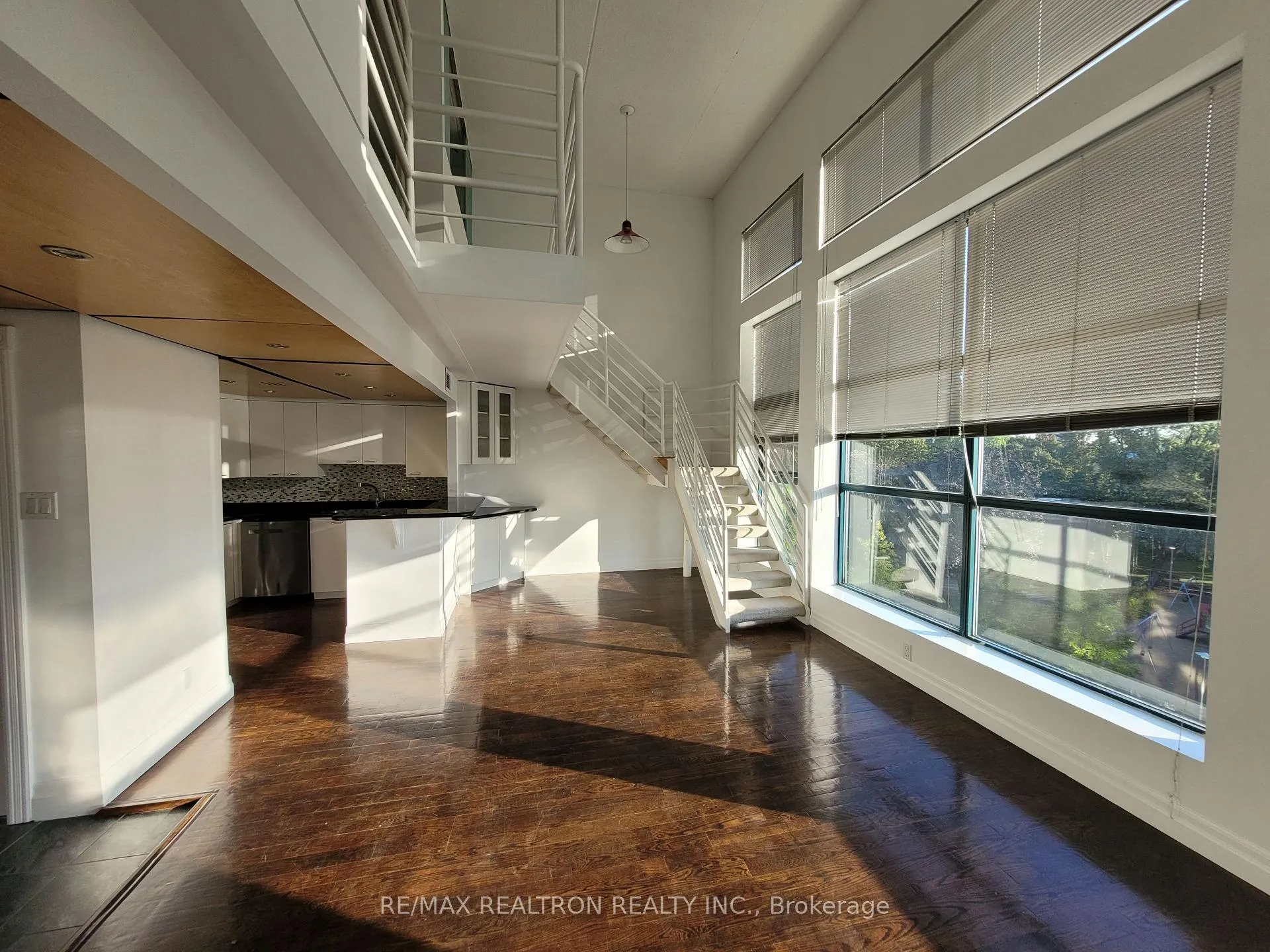 Photo 3 of Unit 402, 393 King Street E, Toronto, Moss Park — HOMEH