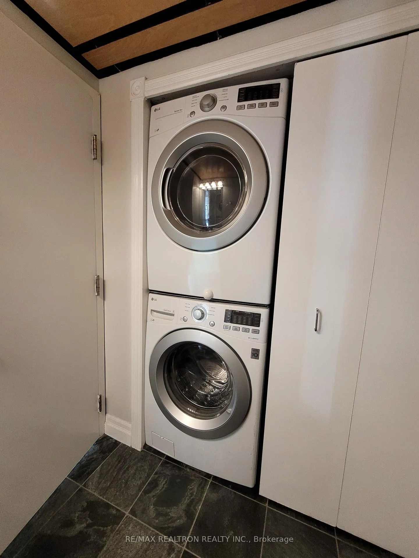 Photo 15 of Unit 402, 393 King Street E, Toronto, Moss Park — HOMEH