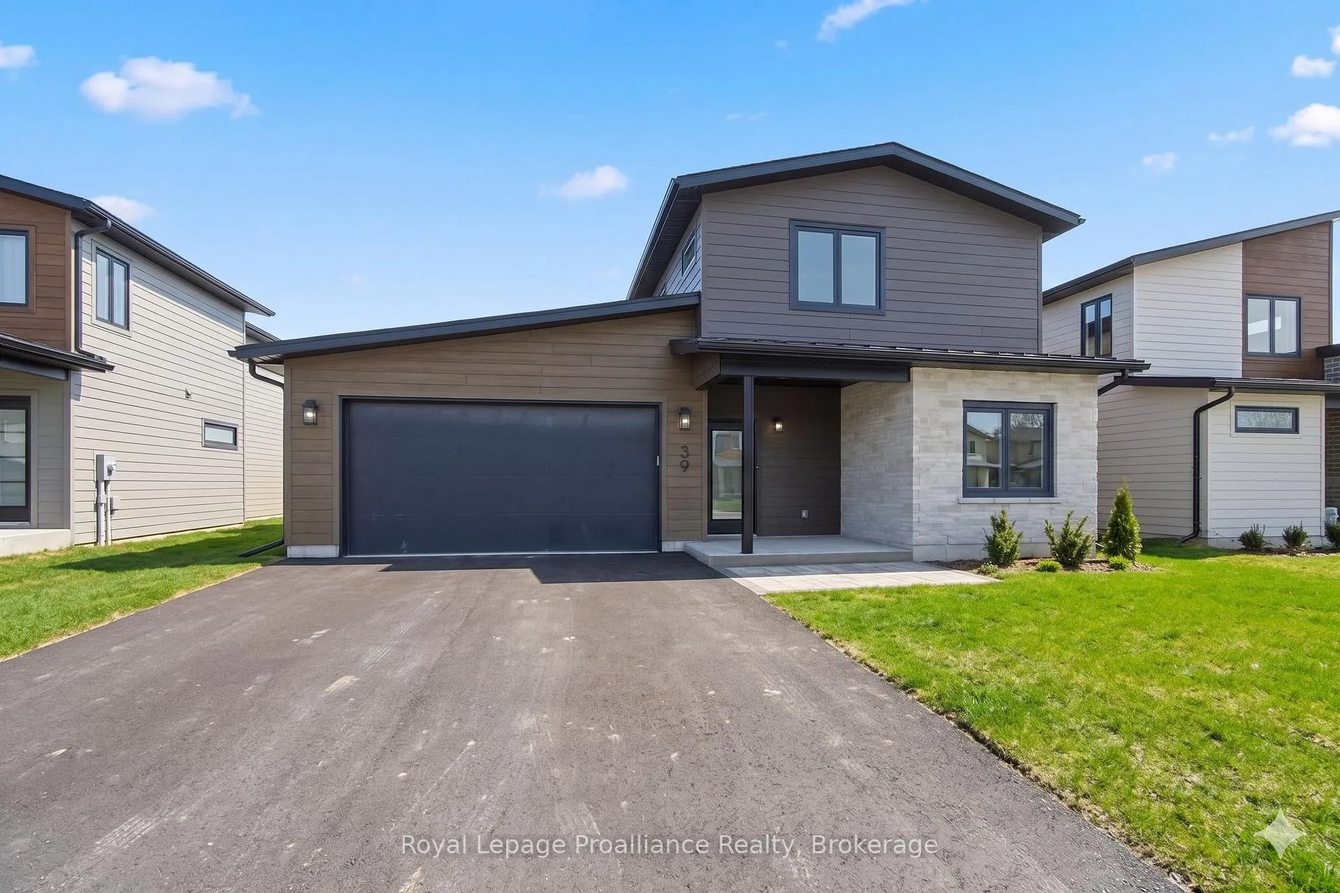 Photo 1 of 39 Fraser Drive, Quinte West, Sidney Ward — HOMEH