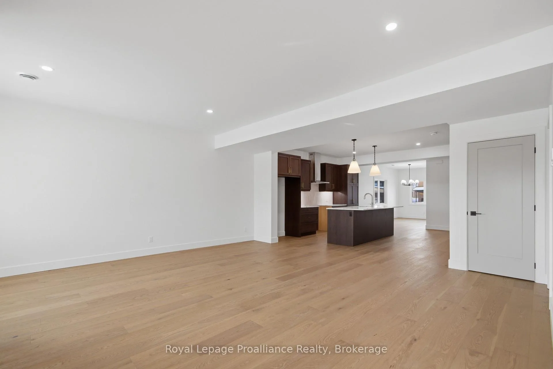 Photo 15 of 39 Fraser Drive, Quinte West, Sidney Ward — HOMEH