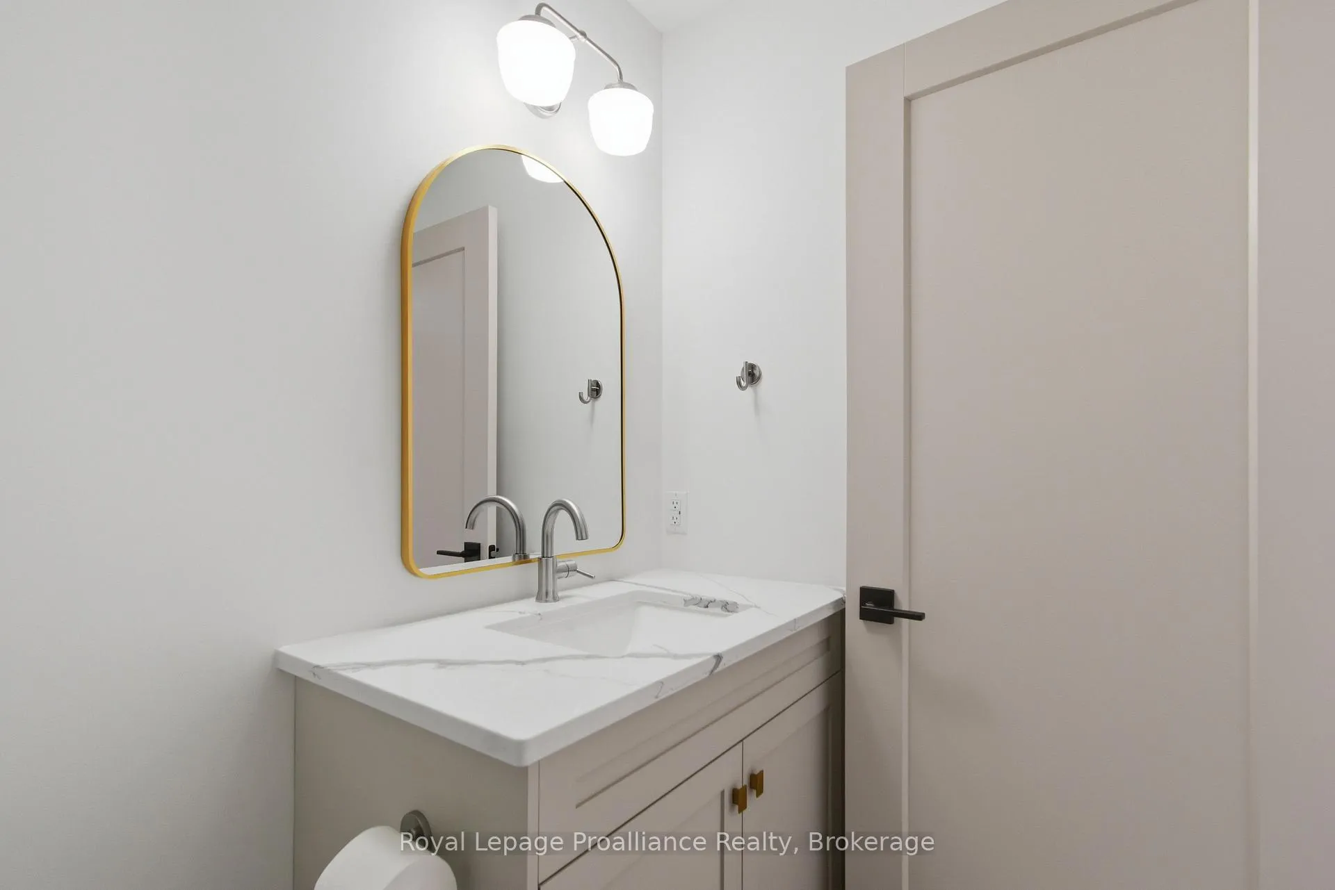 Photo 16 of 39 Fraser Drive, Quinte West, Sidney Ward — HOMEH