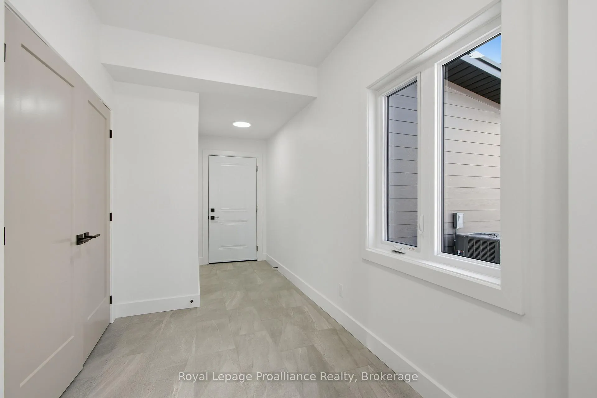 Photo 18 of 39 Fraser Drive, Quinte West, Sidney Ward — HOMEH