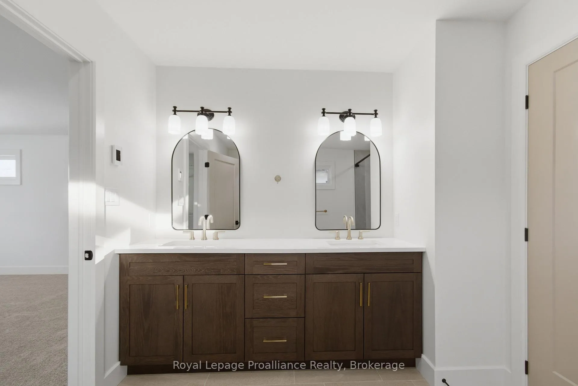 Photo 23 of 39 Fraser Drive, Quinte West, Sidney Ward — HOMEH