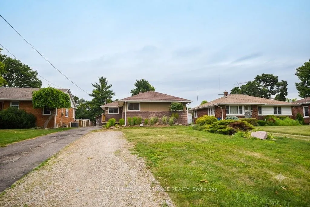 Photo 2 of 59 Wiltshire Drive, Chatham-Kent, Chatham — HOMEH