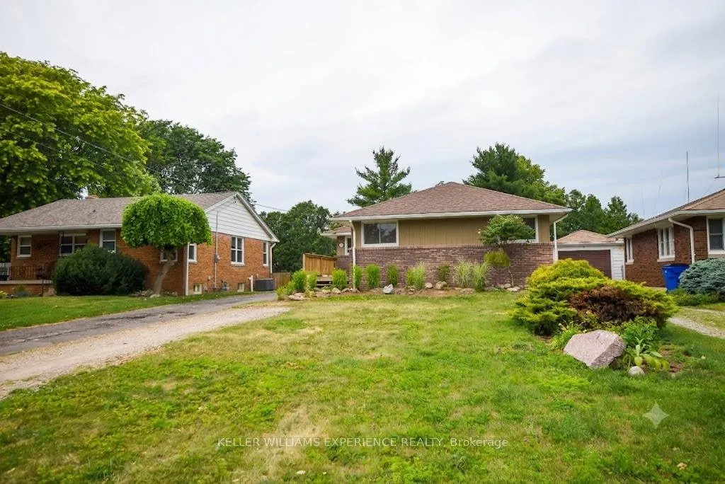 Photo 3 of 59 Wiltshire Drive, Chatham-Kent, Chatham — HOMEH