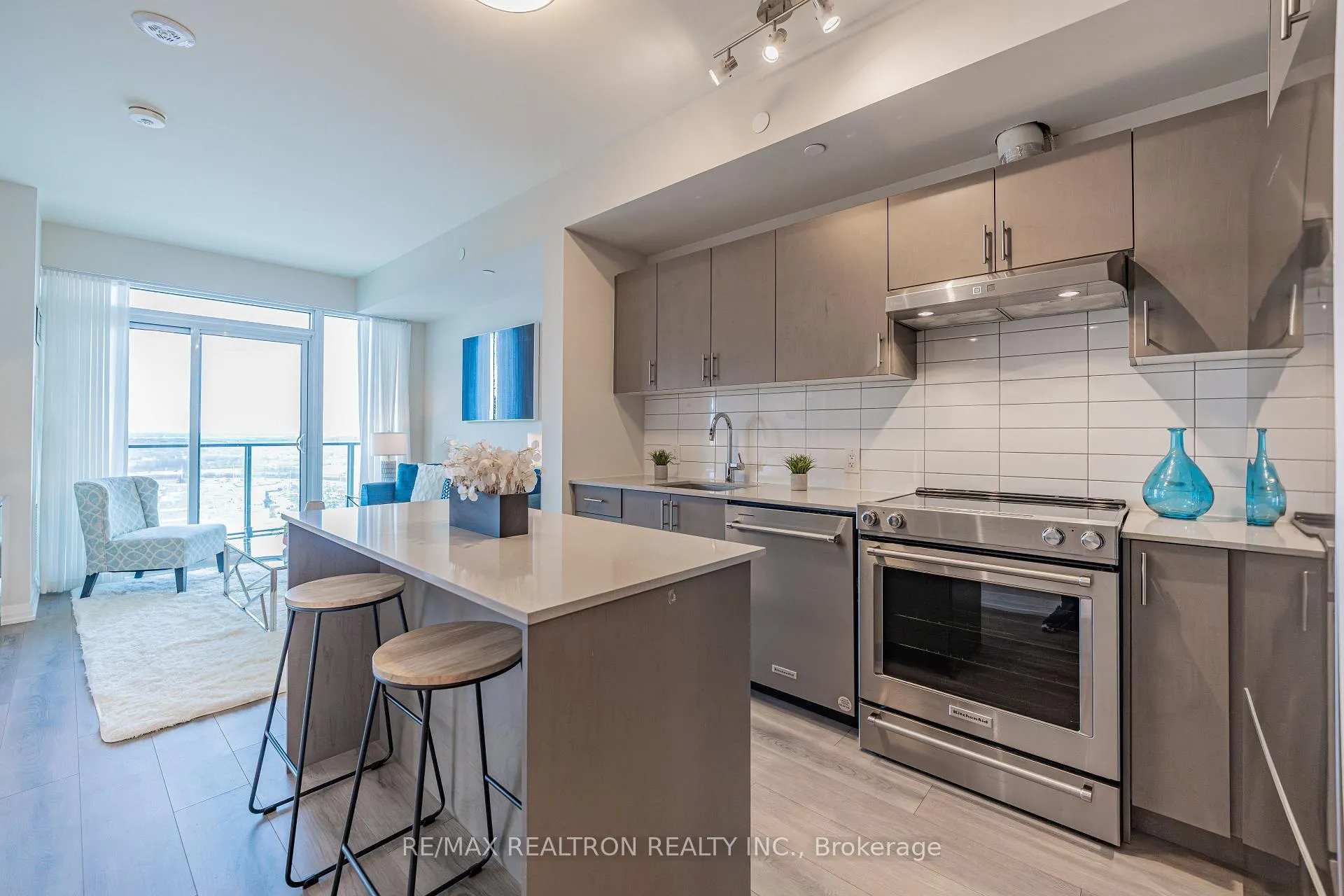 Photo 8 of Unit 2120, 9000 Jane Street, Vaughan, Concord — HOMEH
