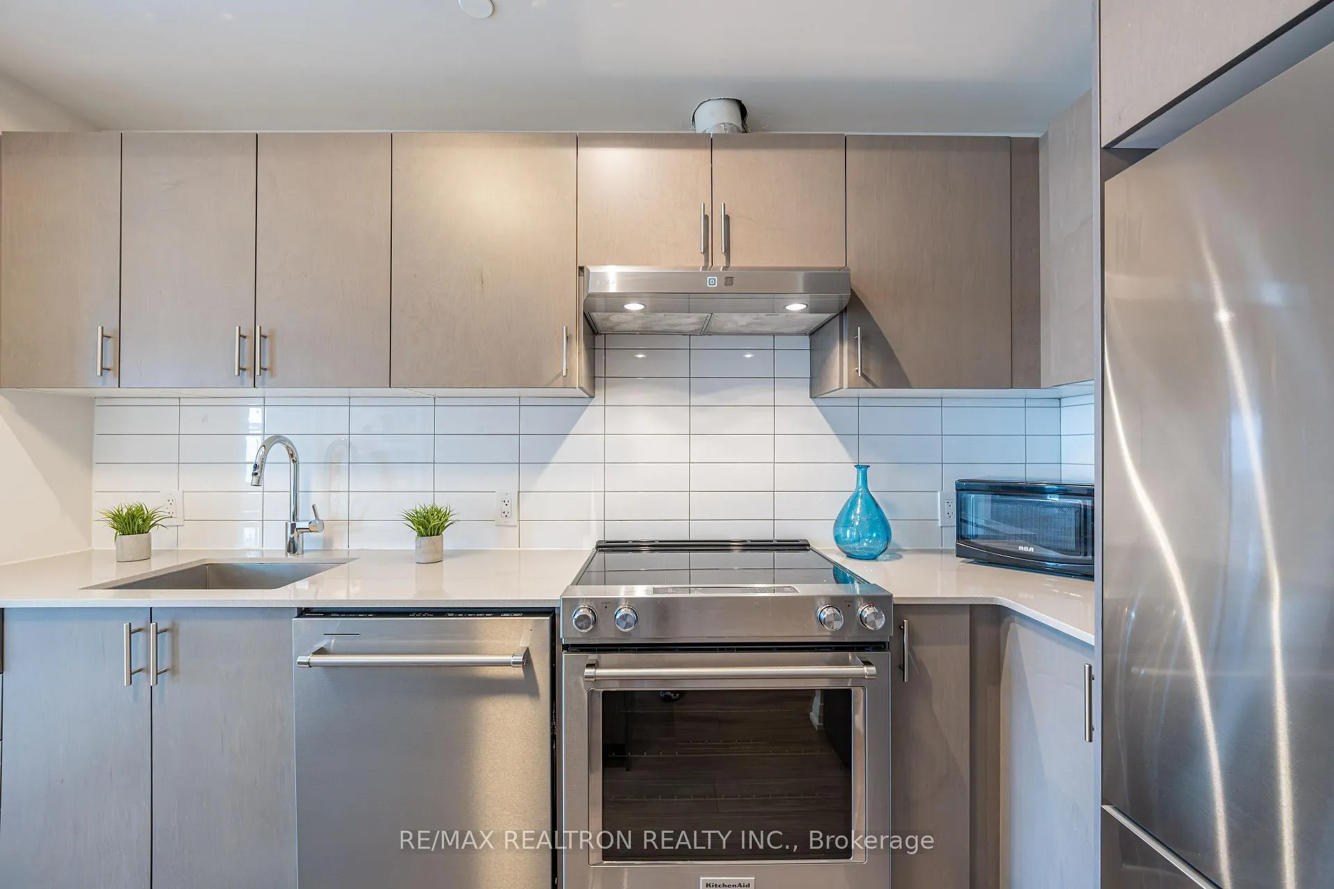 Photo 10 of Unit 2120, 9000 Jane Street, Vaughan, Concord — HOMEH