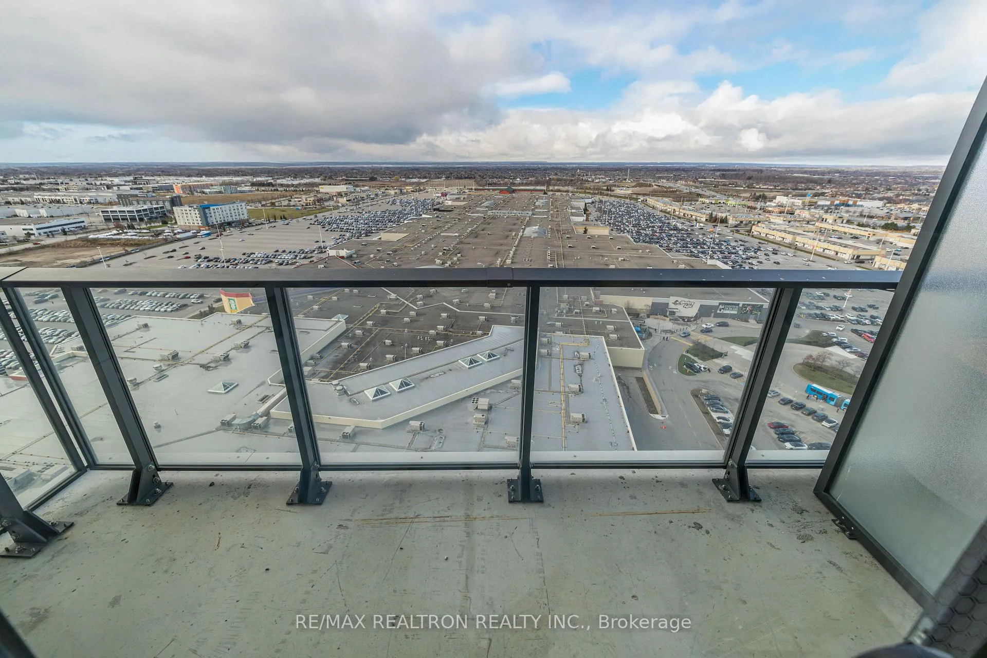 Photo 18 of Unit 2120, 9000 Jane Street, Vaughan, Concord — HOMEH