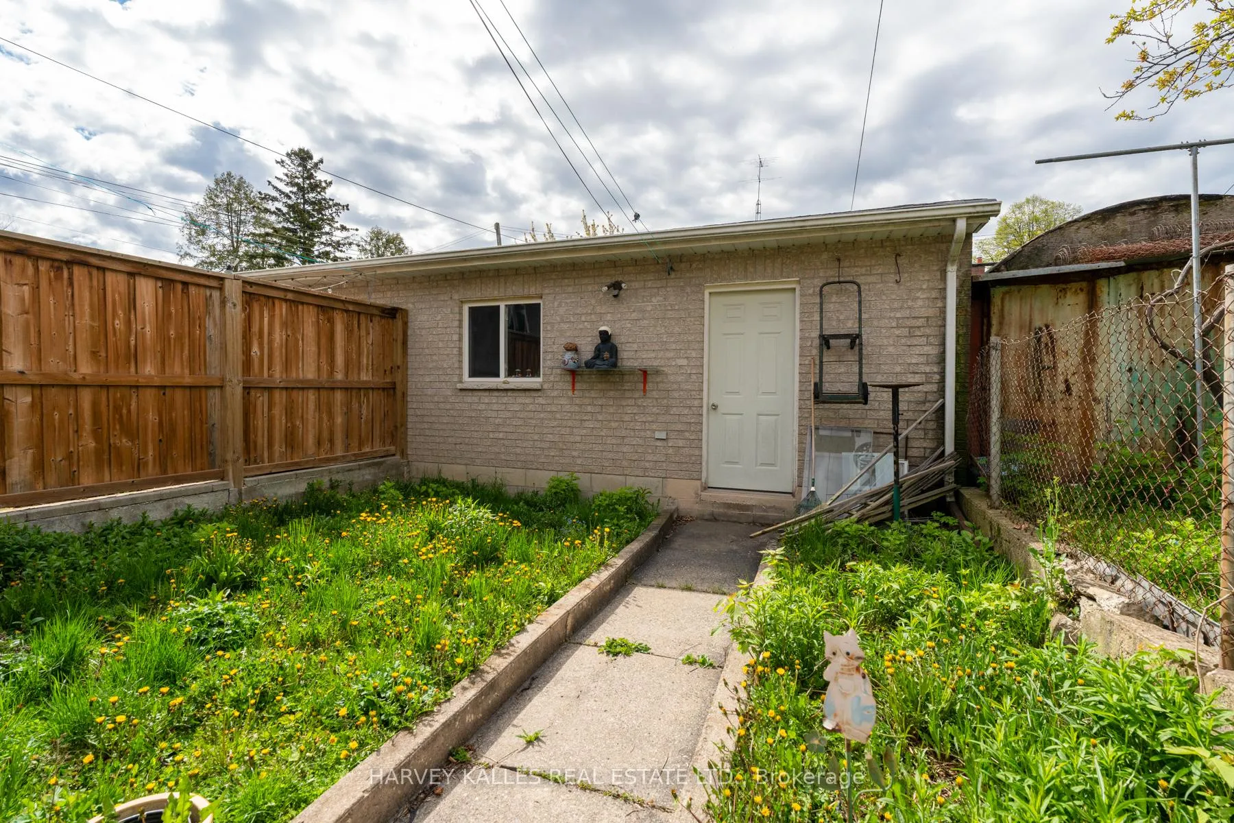 Photo 13 of 105 Melville Avenue, Toronto, Dovercourt-Wallace Emerson-Junction — HOMEH