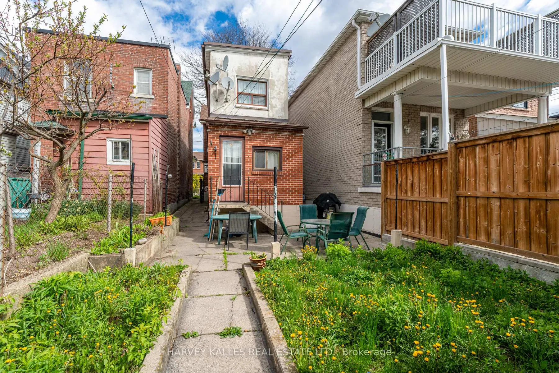 Photo 14 of 105 Melville Avenue, Toronto, Dovercourt-Wallace Emerson-Junction — HOMEH