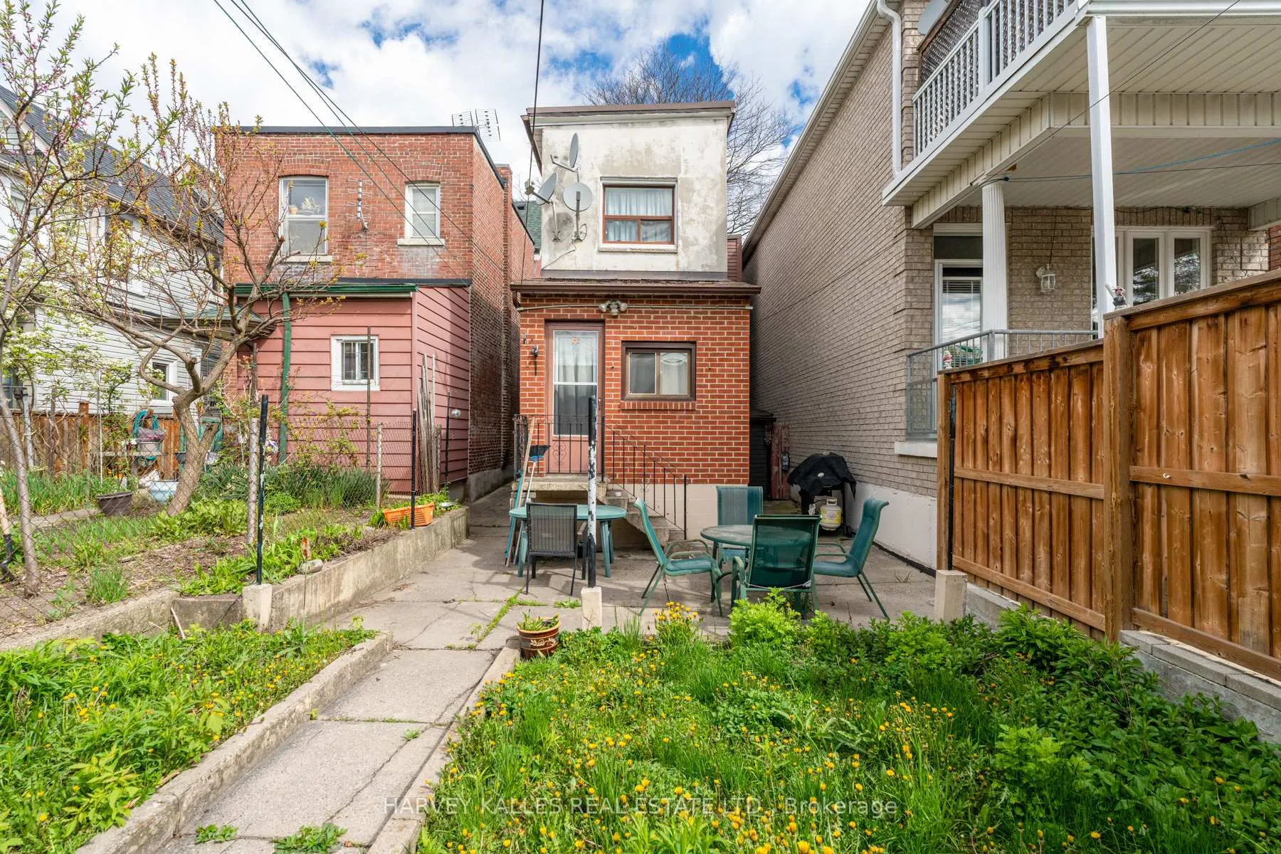Photo 15 of 105 Melville Avenue, Toronto, Dovercourt-Wallace Emerson-Junction — HOMEH