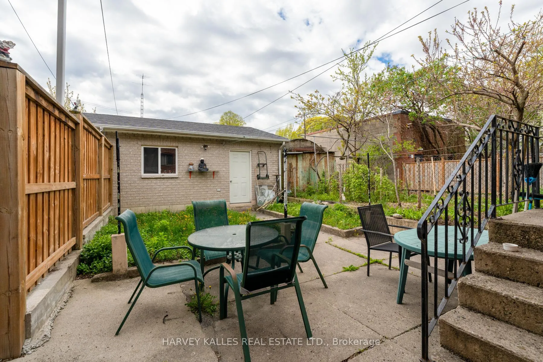 Photo 19 of 105 Melville Avenue, Toronto, Dovercourt-Wallace Emerson-Junction — HOMEH