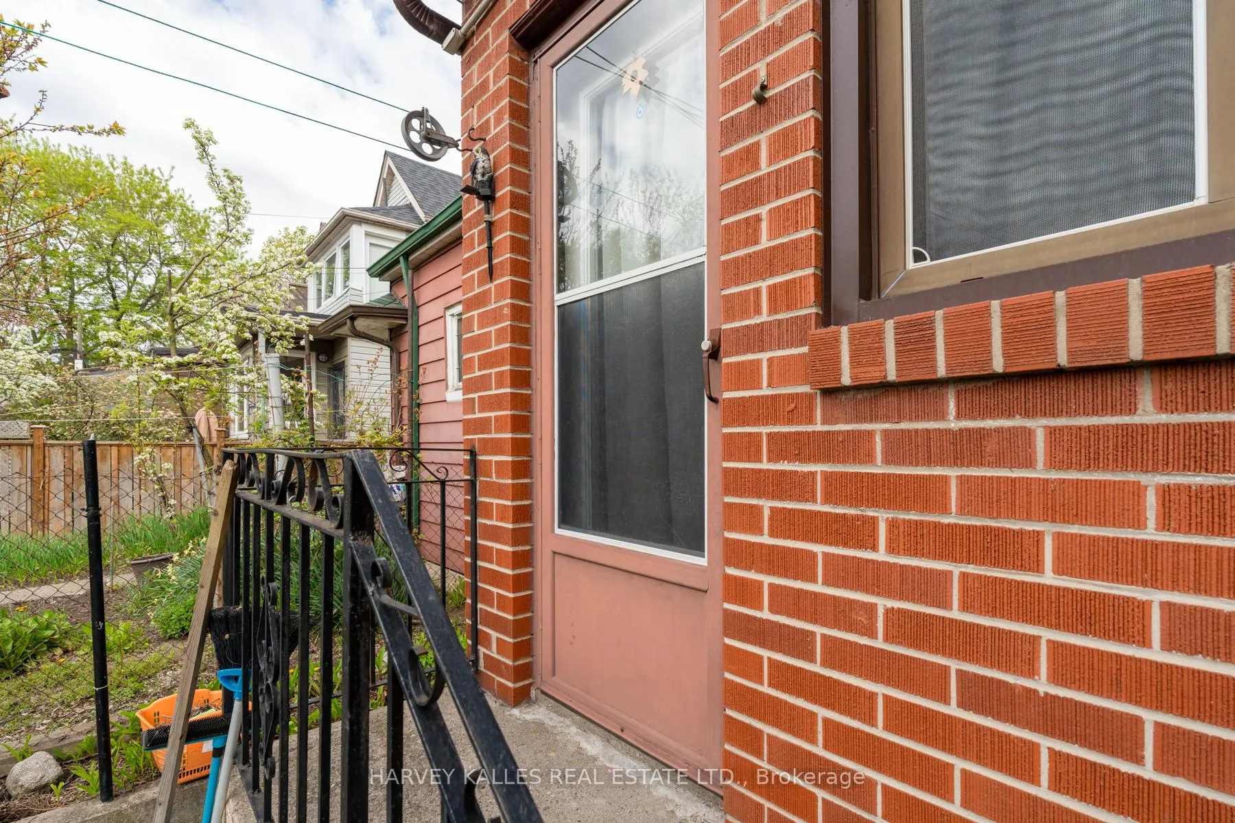 Photo 20 of 105 Melville Avenue, Toronto, Dovercourt-Wallace Emerson-Junction — HOMEH