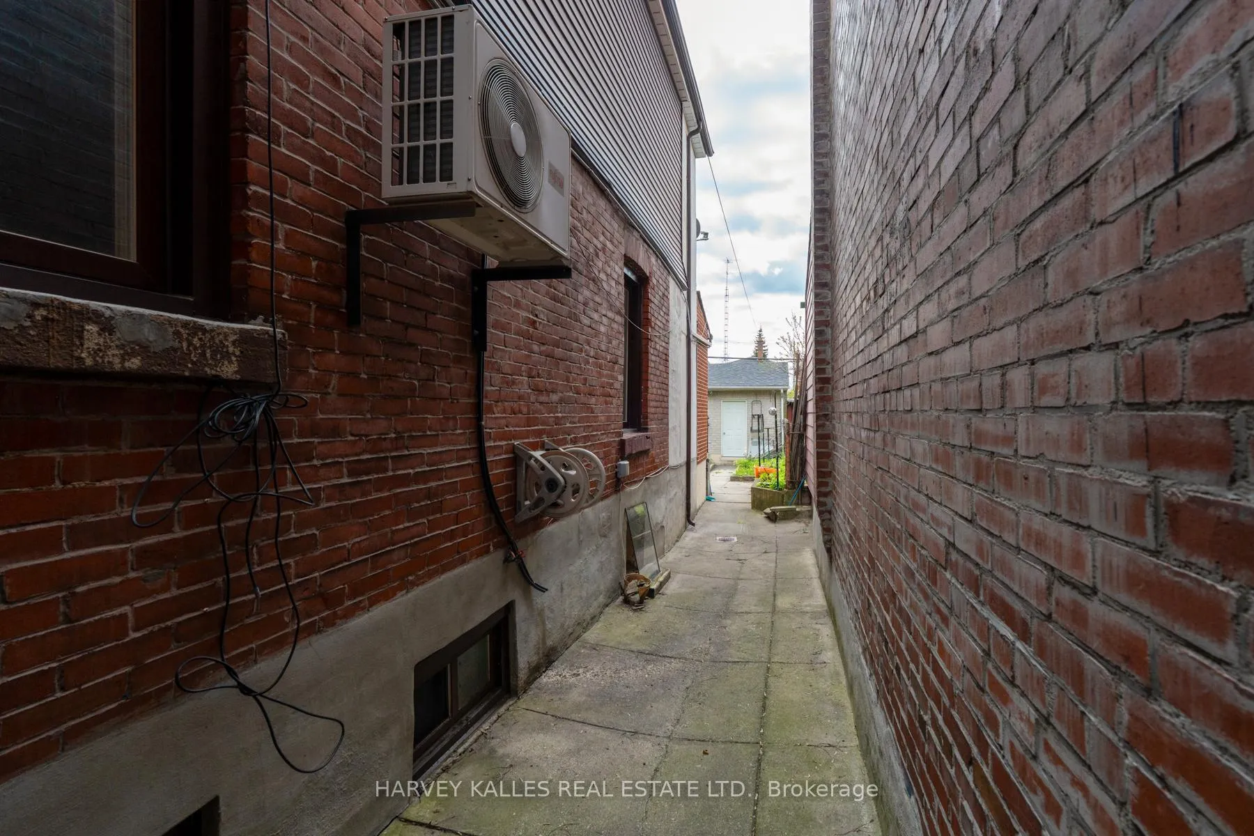 Photo 23 of 105 Melville Avenue, Toronto, Dovercourt-Wallace Emerson-Junction — HOMEH