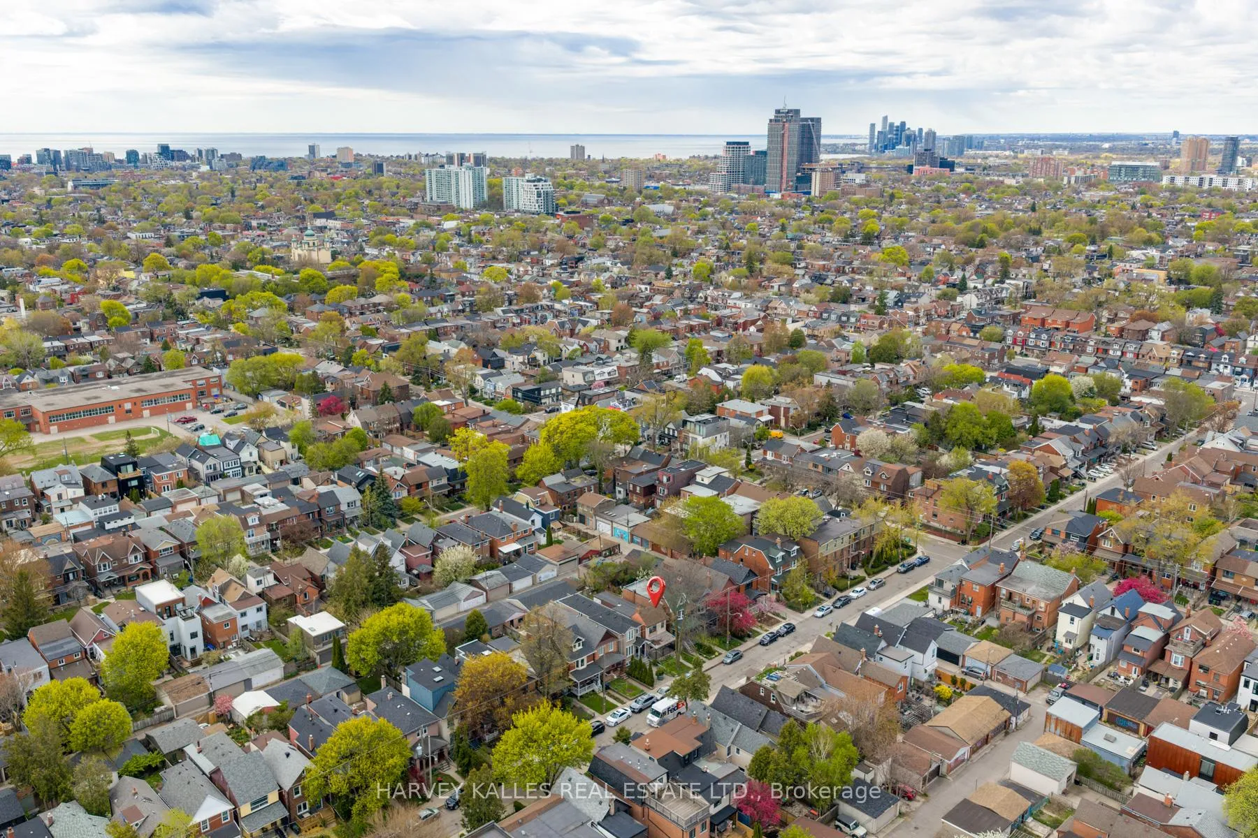 Photo 39 of 105 Melville Avenue, Toronto, Dovercourt-Wallace Emerson-Junction — HOMEH