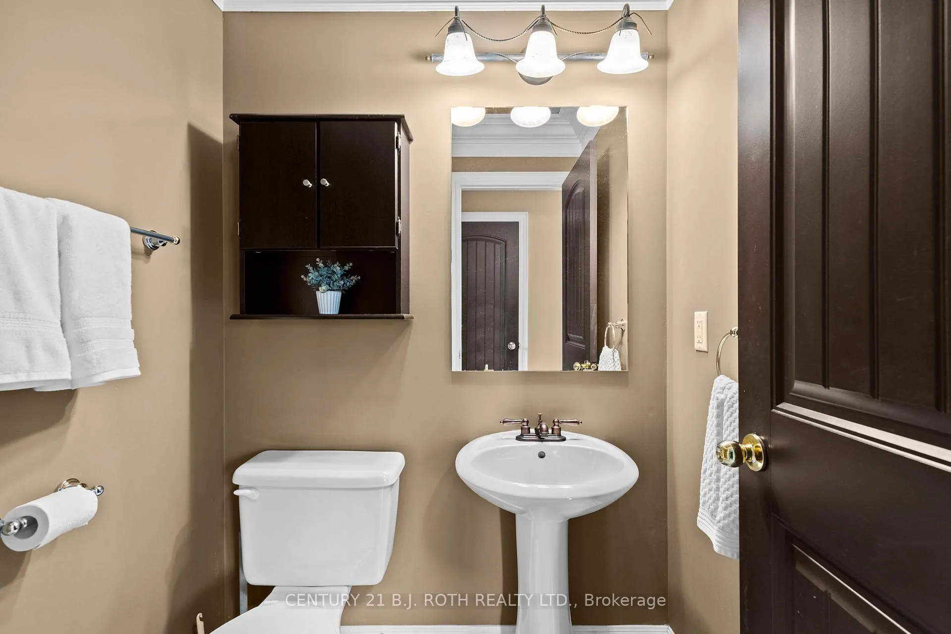 Photo 6 of 31 Emms Drive, Barrie, Holly — HOMEH