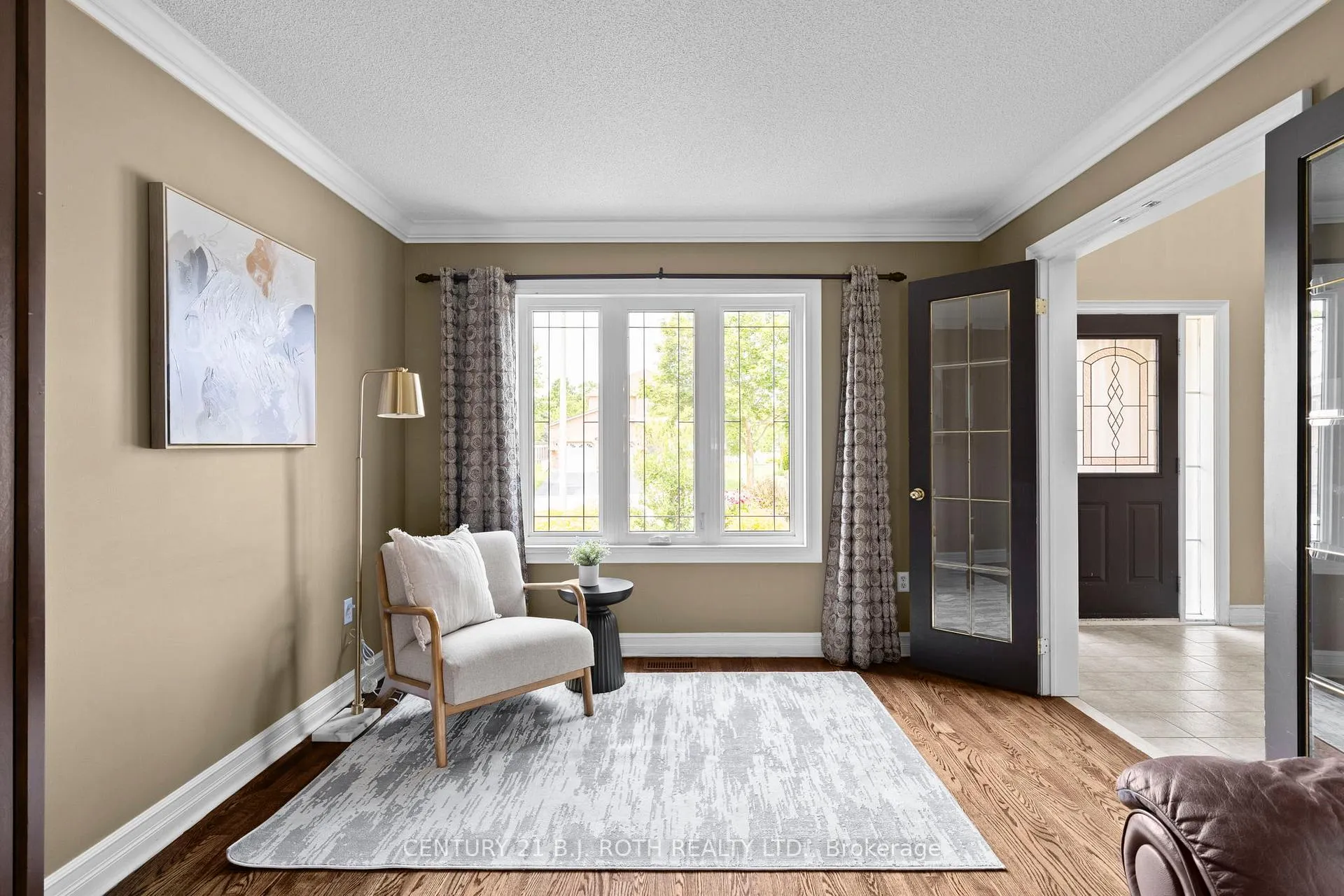 Photo 8 of 31 Emms Drive, Barrie, Holly — HOMEH