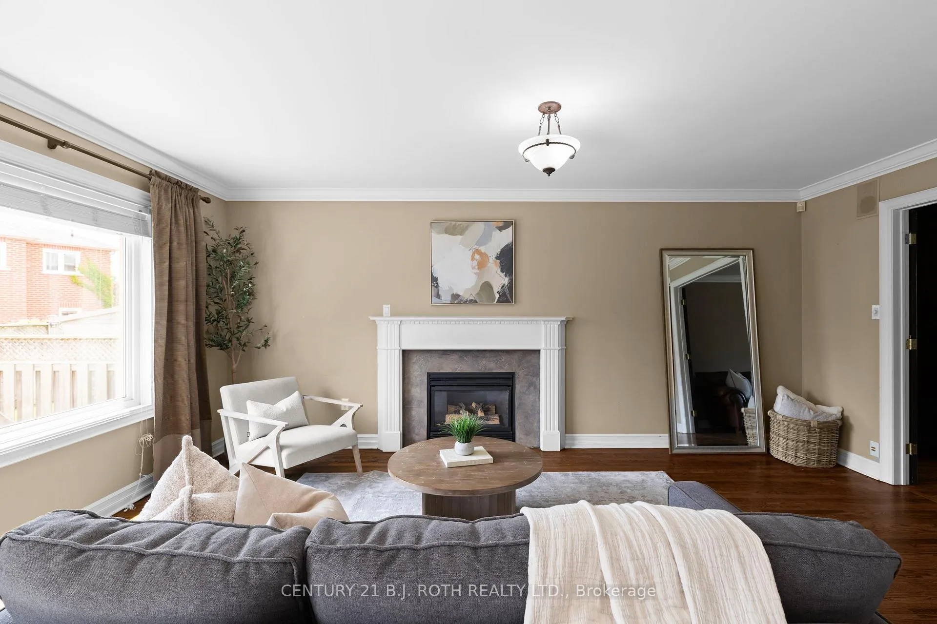 Photo 12 of 31 Emms Drive, Barrie, Holly — HOMEH