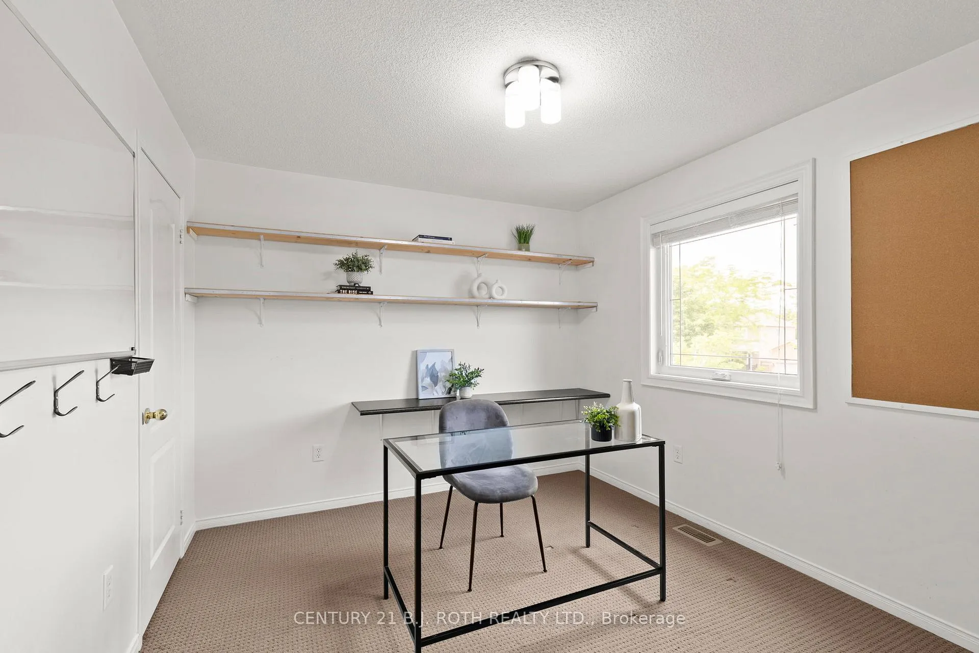 Photo 25 of 31 Emms Drive, Barrie, Holly — HOMEH